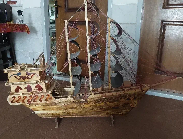 کشتی بزرگ.|مجسمه، تندیس، ماکت|یزد, |دیوار