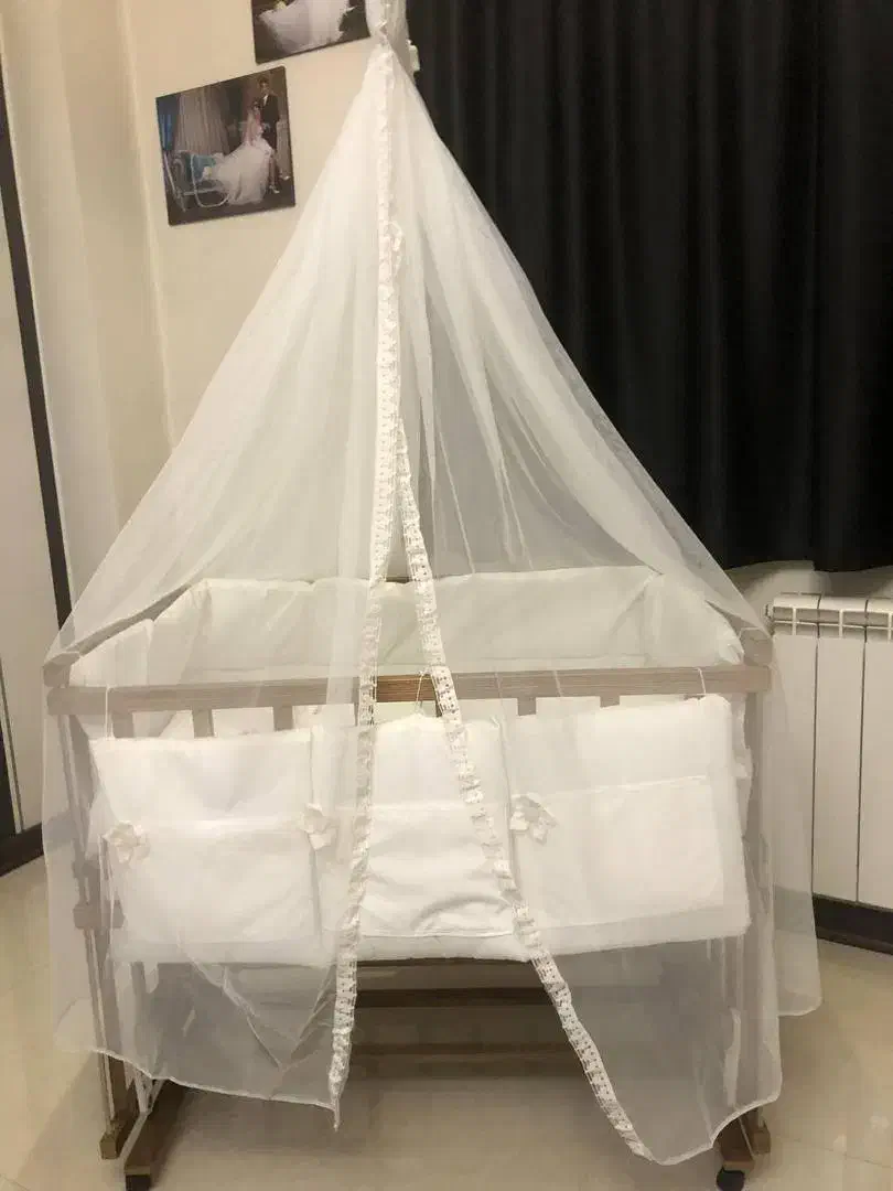 تخت نوزاد در حد نو با قیمت استثنایی|اسباب و اثاث بچه|لواسان, |دیوار