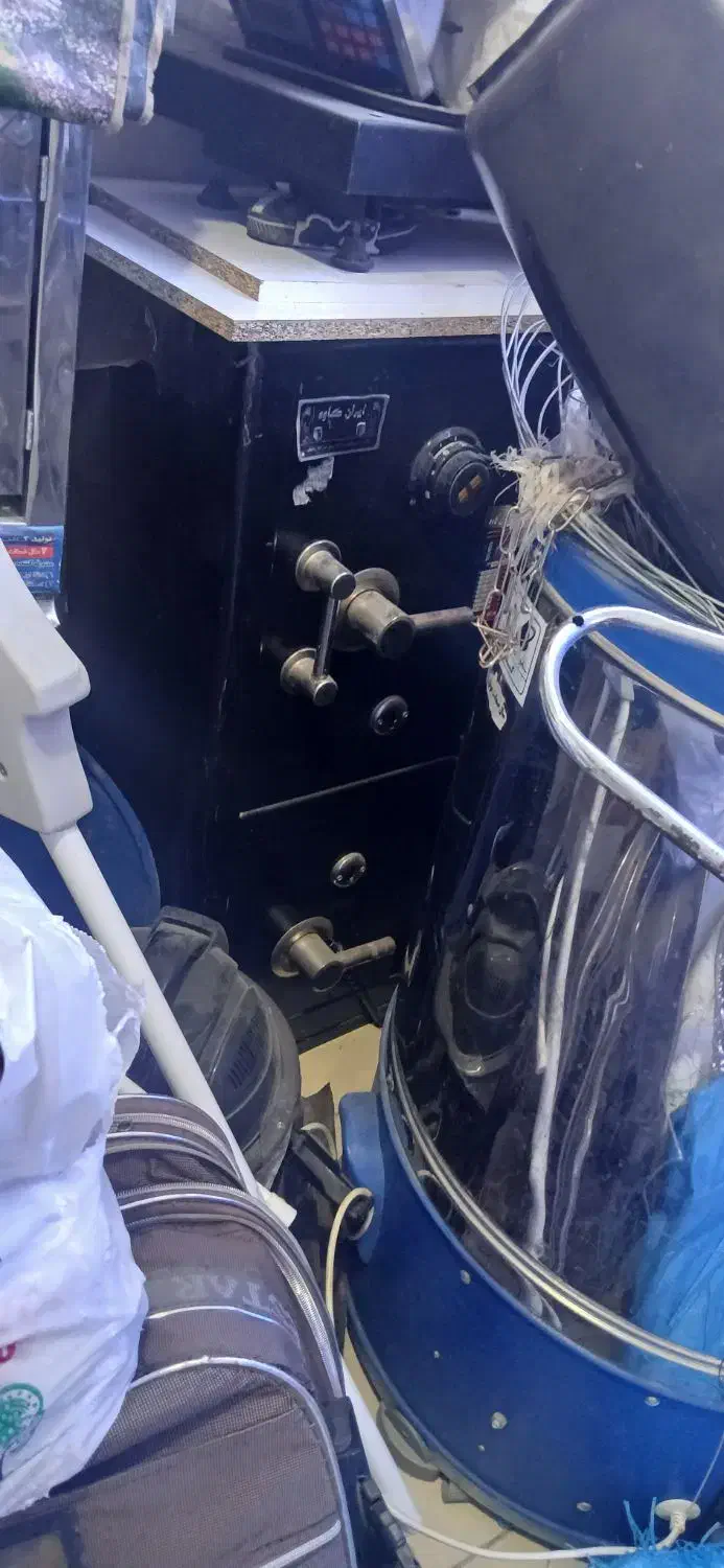 فروش کولرگازی اجنرال ویک عدد گاوصندوق دودره بزرگ|کولر گازی و فن‌کوئل|جیرفت, |دیوار