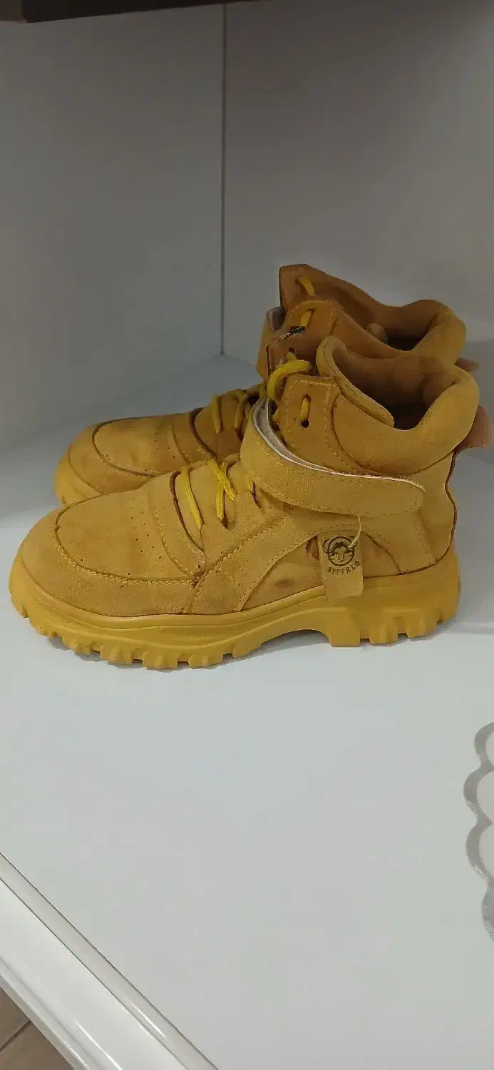 کاپشن و بوت دخترانه|کفش و لباس بچه|شهرکرد, |دیوار