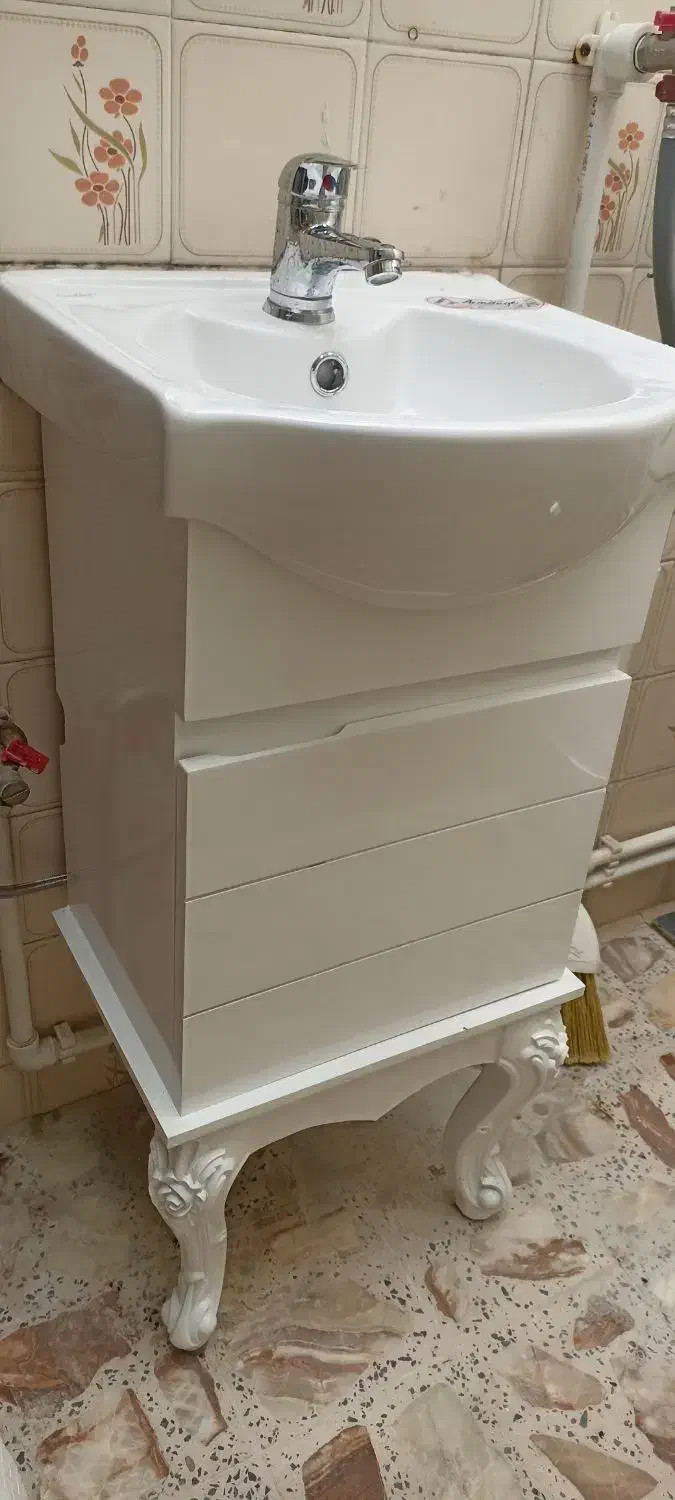 روشویی کمدی|لوازم سرویس بهداشتی|بروجرد, |دیوار