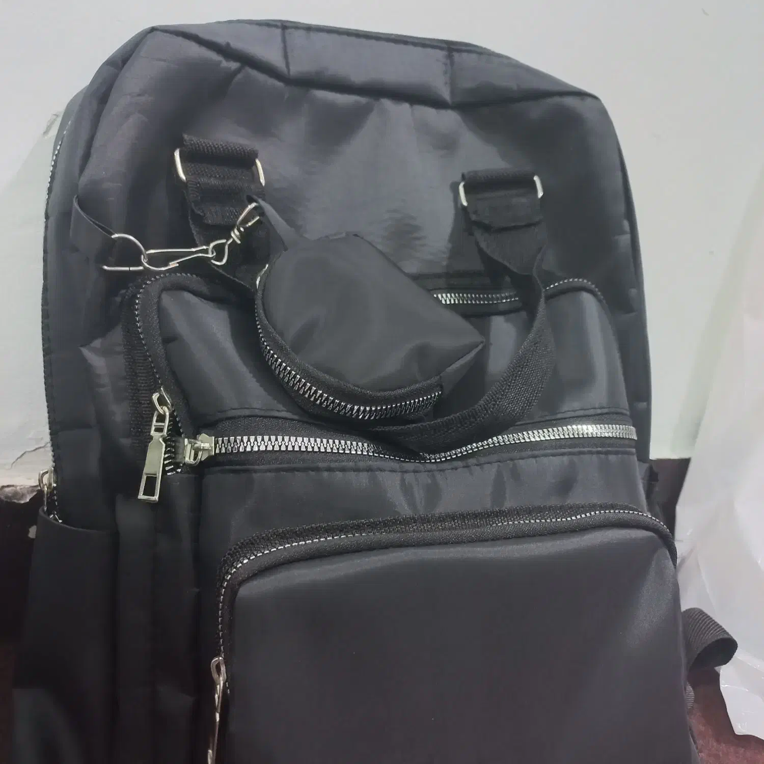 کیف ضد آب|کیف، کفش، کمربند|اهواز, زیتون کارگری|دیوار