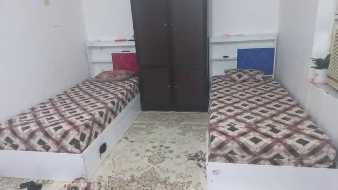 دوعدد تخت خواب. نونو درقلعه خواجه|تشک تختخواب|اندیکا, |دیوار