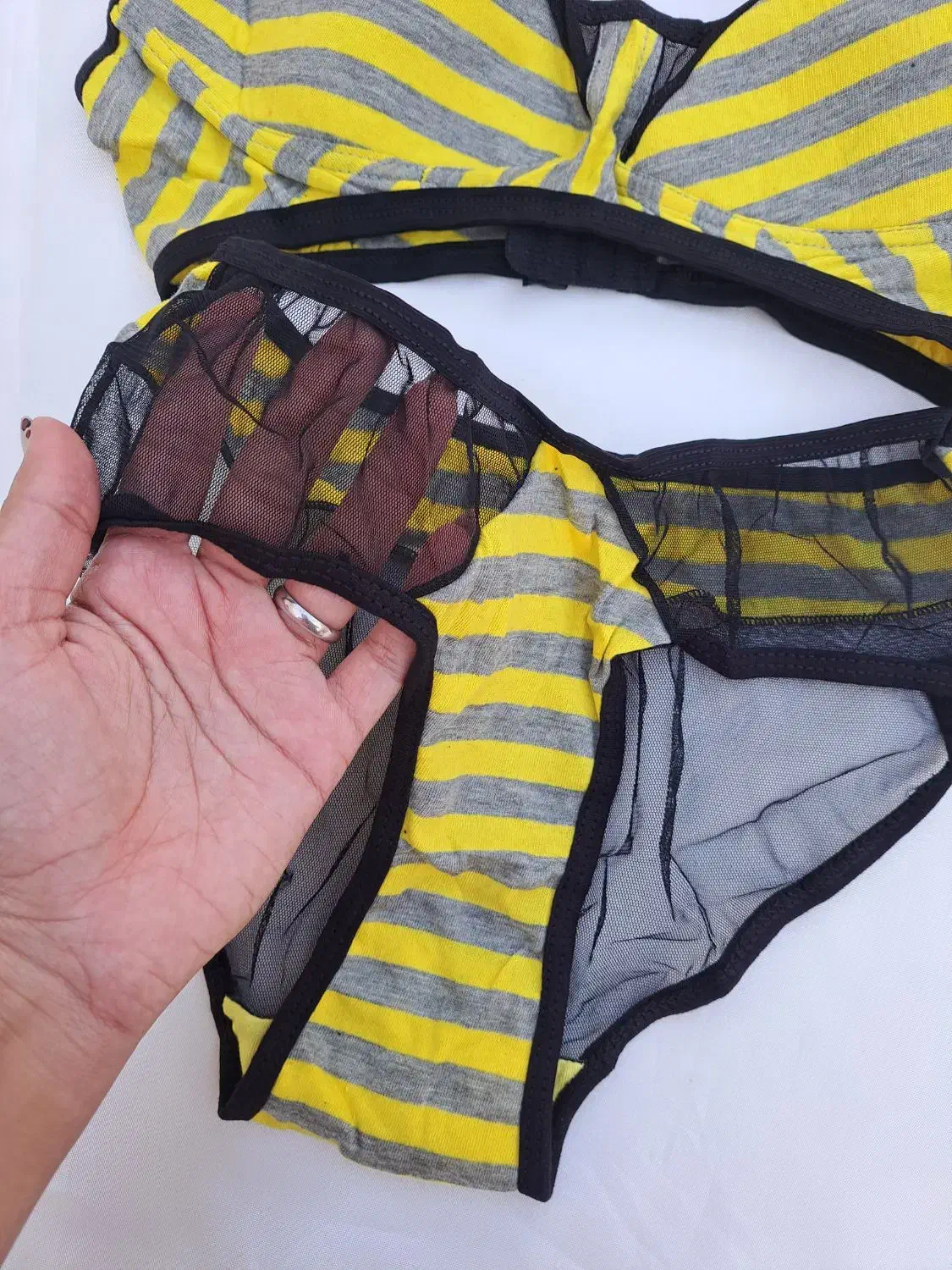 لباس زیر|لباس|کلاله, |دیوار