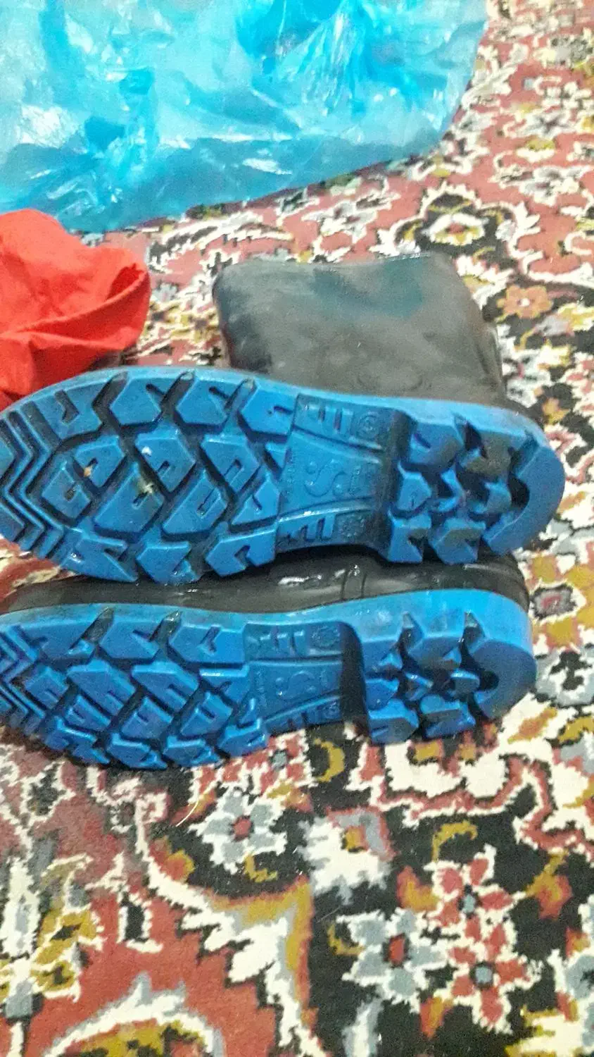 بادگیروچکمهس|لباس|رشت, رودباری|دیوار