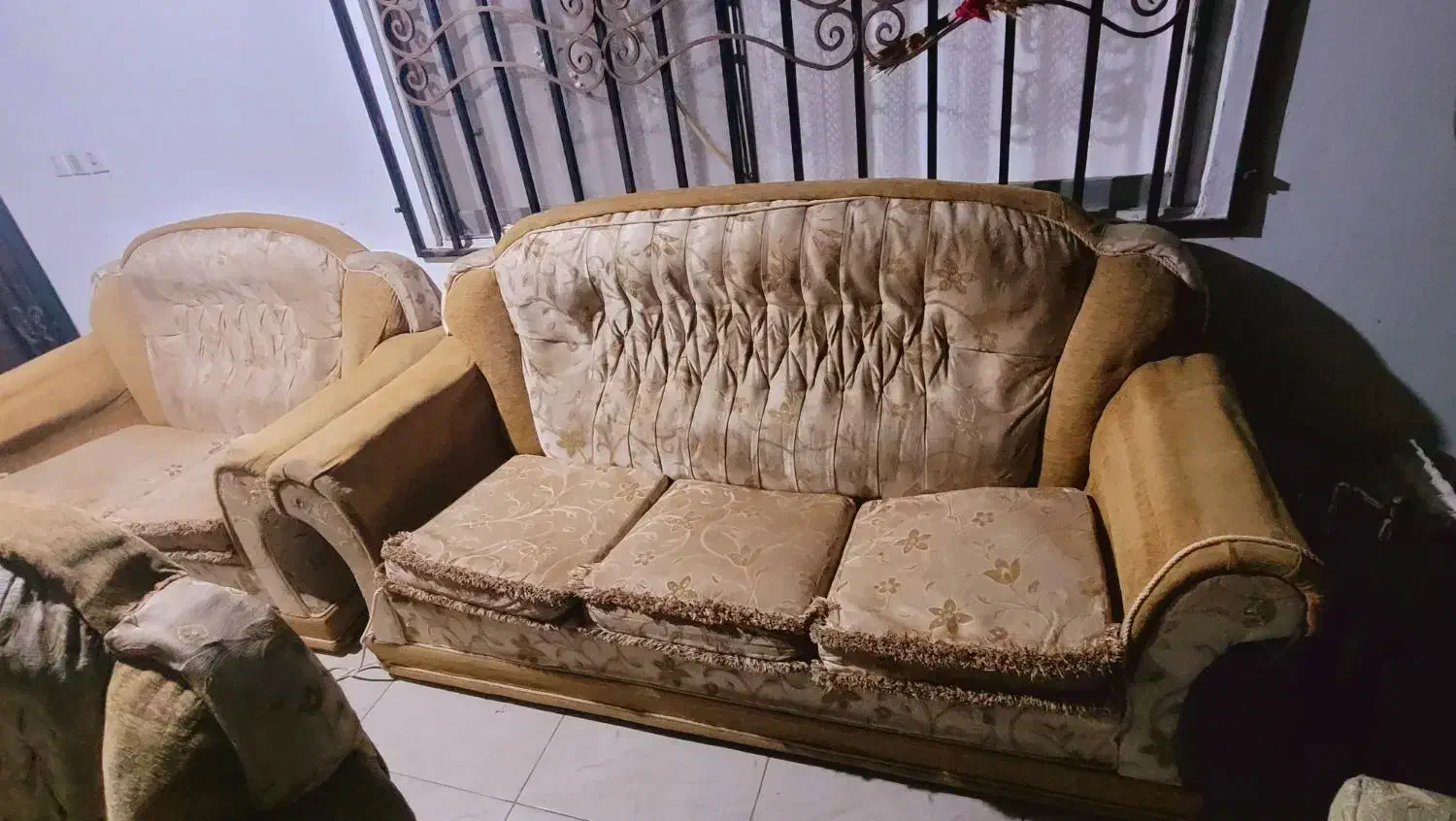 فروش مبل ۷نفره دست دوم سالم وبدون موریانه|مبلمان خانگی و میز عسلی|عباسآباد, |دیوار