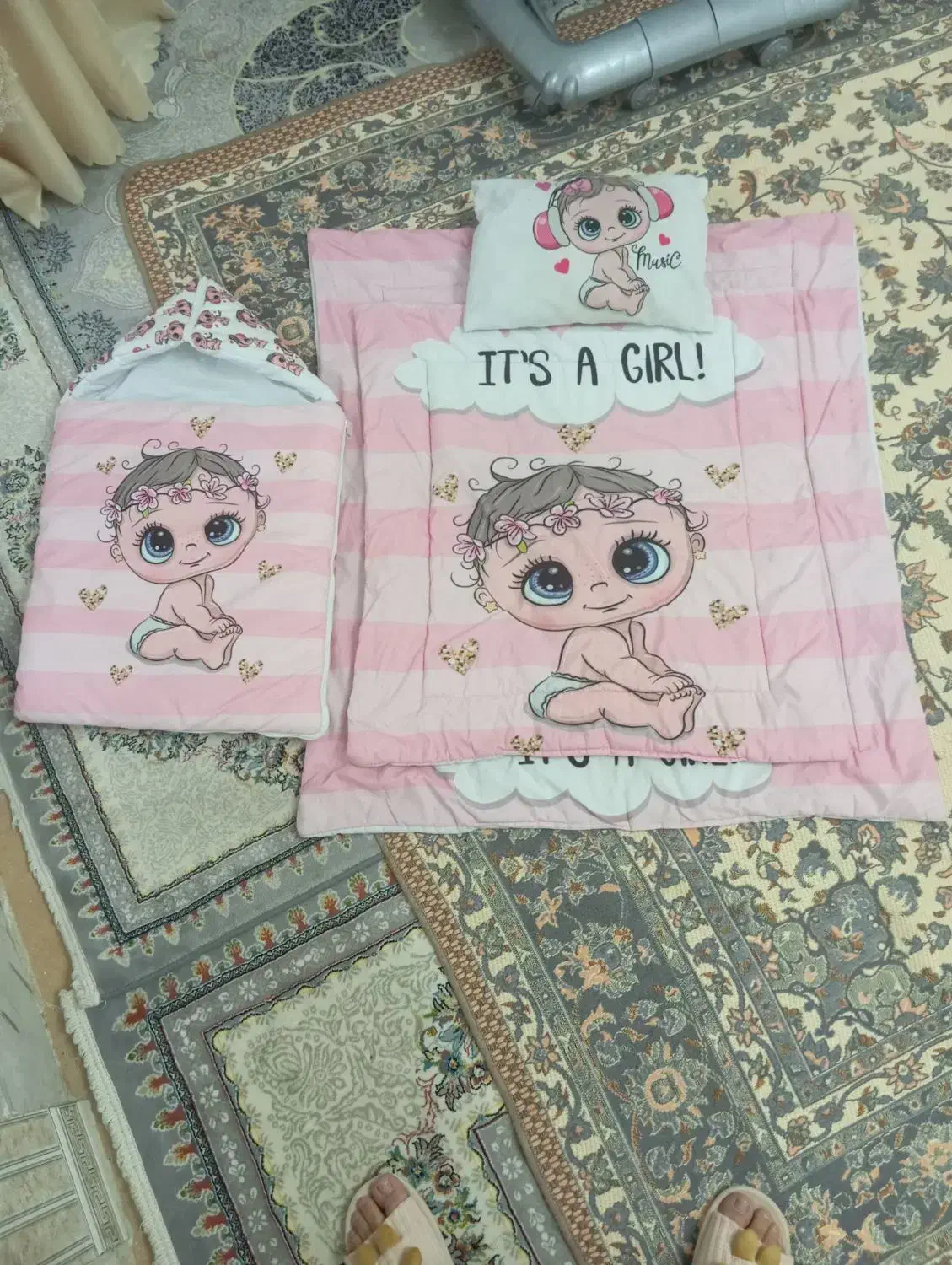 سرویس خواب نوزادبا پتو دور پیچ و کیسه خواب|رختخواب، بالش، پتو|ورامین, ورامین|دیوار