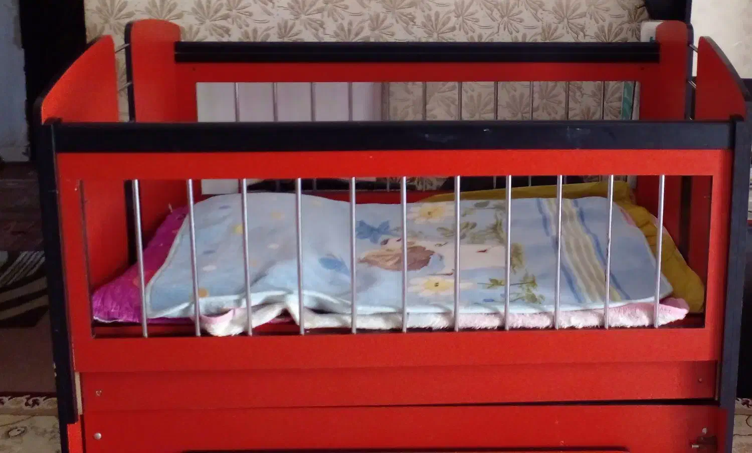 تخت خواب بچه گانه|تخت و سرویس خواب|اهواز, فاز ۱ پادادشهر|دیوار