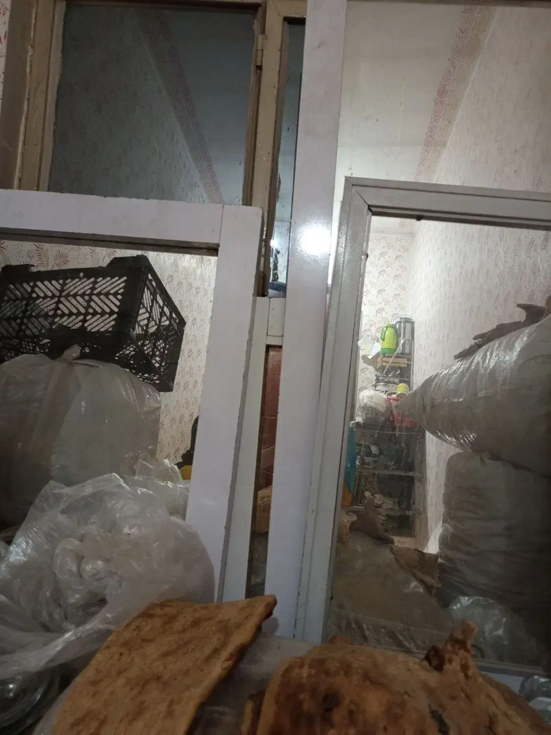 آینه و صندلی|آرایشگاه و سالن‌های زیبایی|مشهد, محمدآباد|دیوار