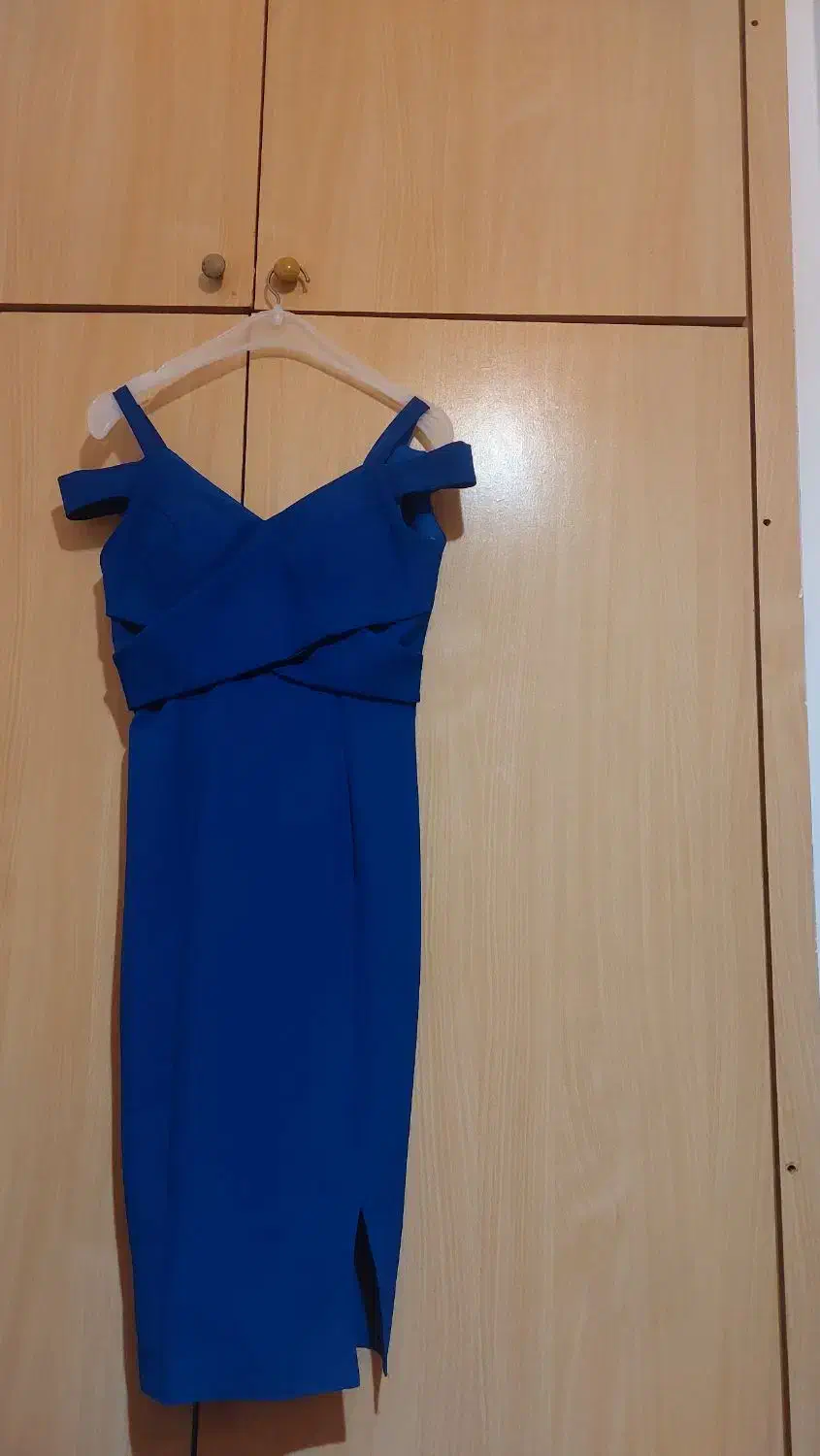 لباس مجلسی|لباس|رشت, توشیبا|دیوار