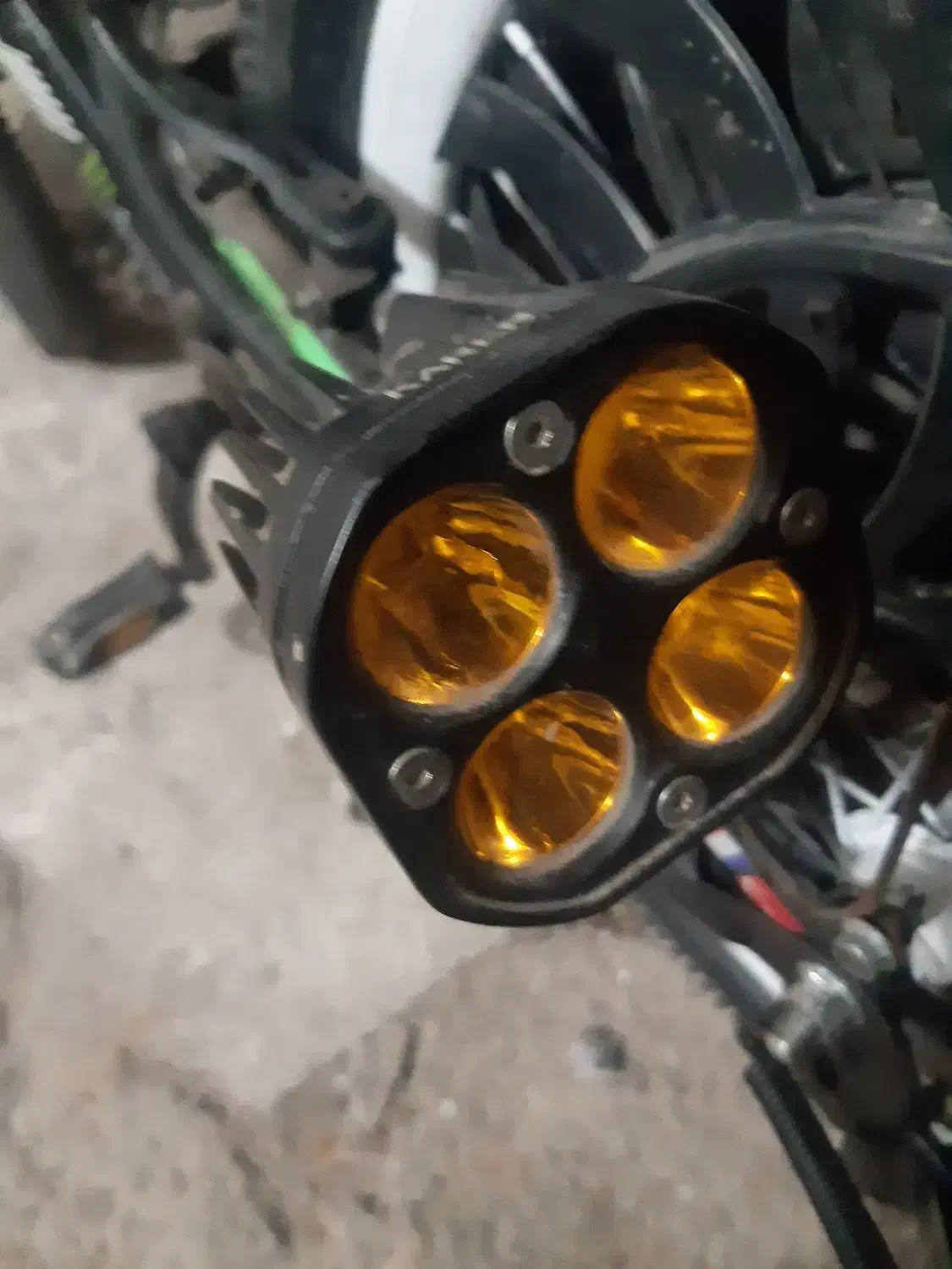 پروژکتور افرودی سالم در حد نو|قطعات یدکی و لوازم جانبی|سنگر, |دیوار