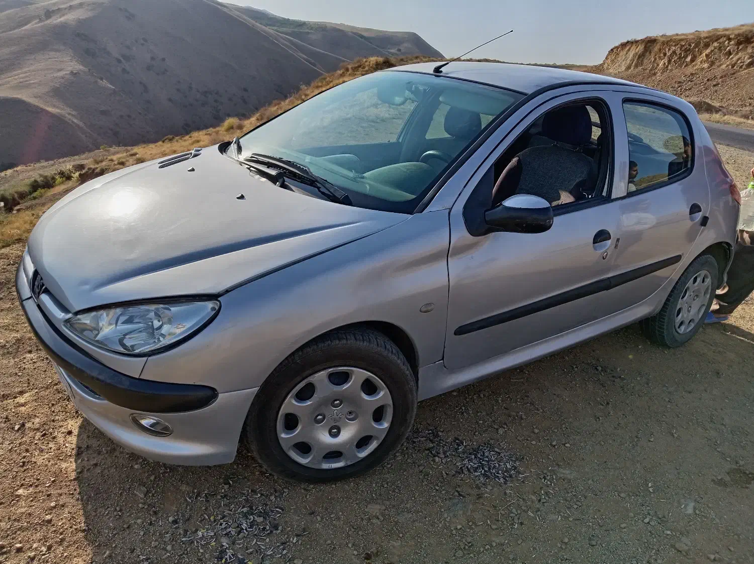 206تیپ 2 مدل 83|خودرو سواری و وانت|اشنویه, |دیوار