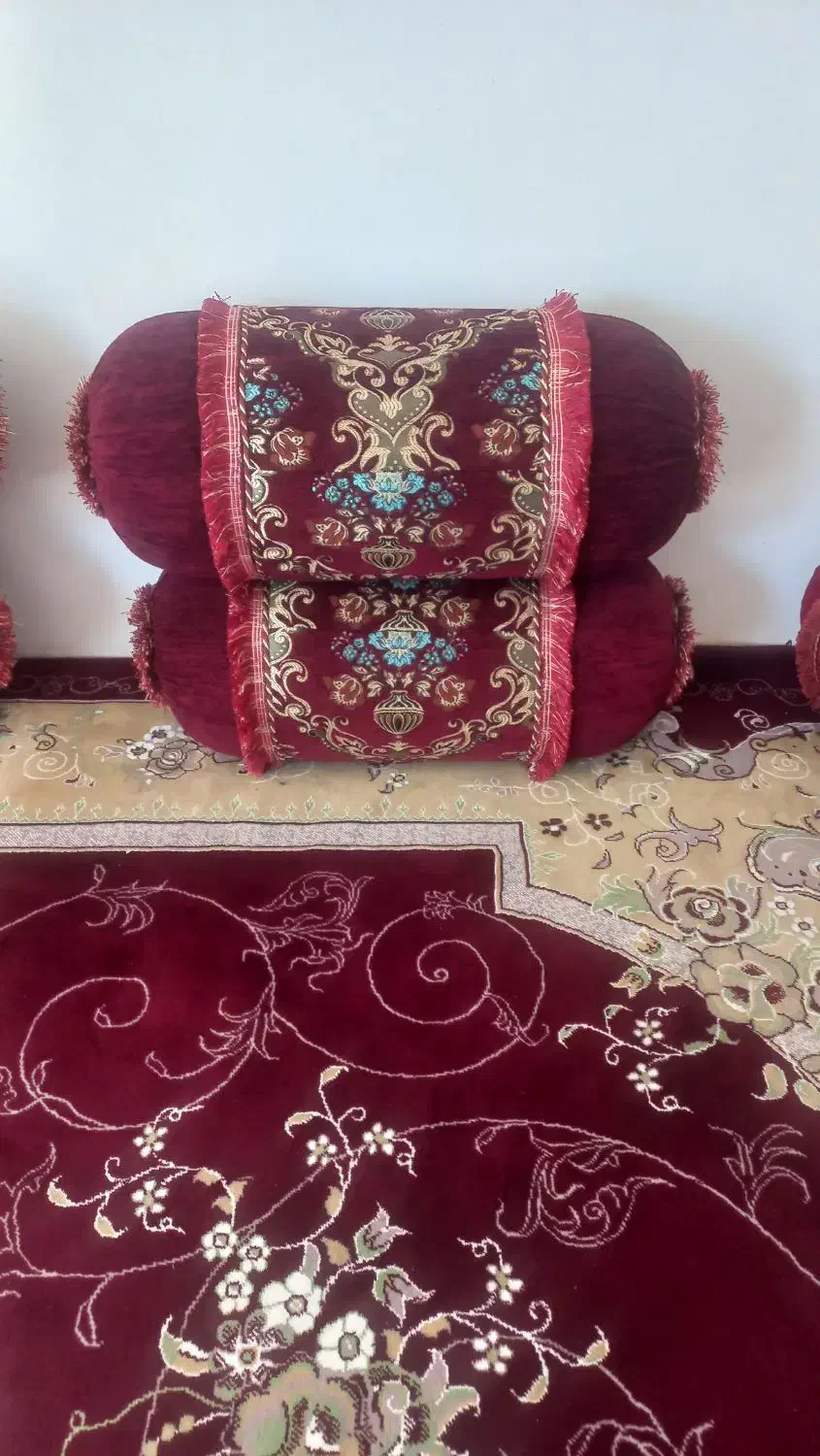 بالشت‌ها در حد خیلی نو|رختخواب، بالش، پتو|شیراز, شهرک قمشه|دیوار