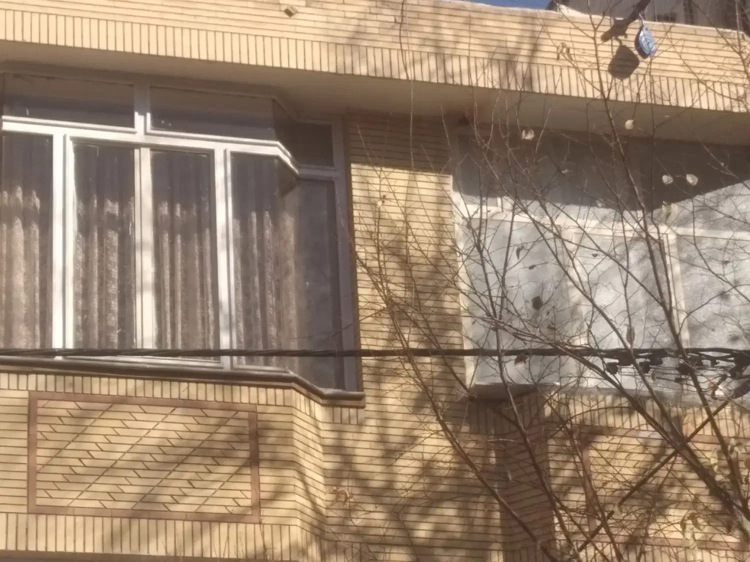 درب وپنجره اهنی در حد نو با شیشه|حراج|مشهد, طلاب|دیوار