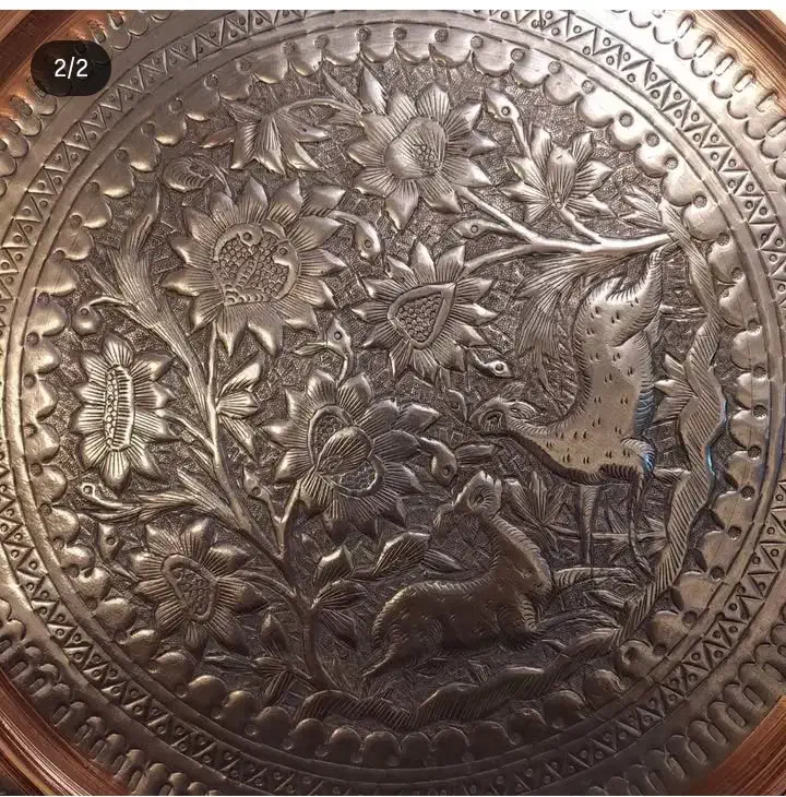 دیوار کوب مسی قدیمی و یک عدد شکلات خوری برنجی|کلکسیون اشیاء عتیقه|تهران, قصر فیروزه ۲|دیوار