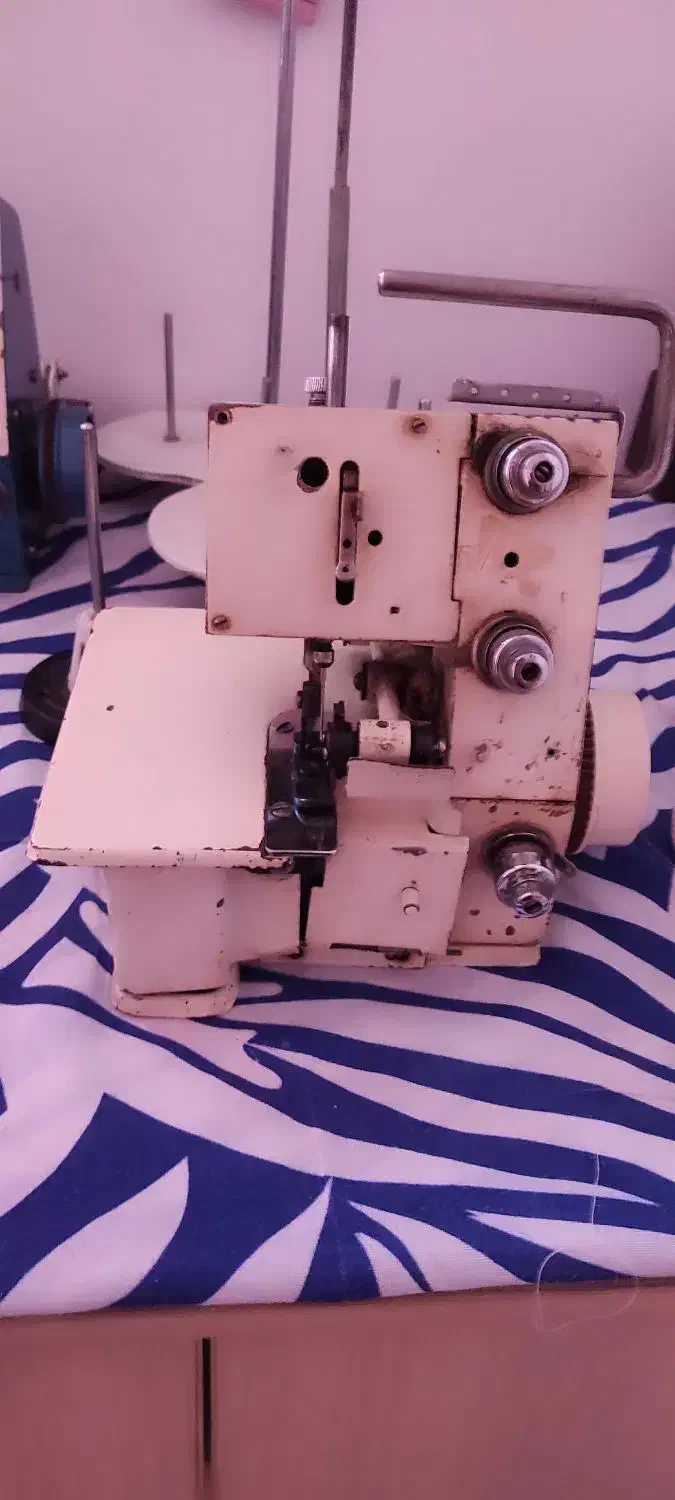 دو دستگاه سردوز پروانه|چرخ خیاطی و ریسندگی|سنگر, |دیوار