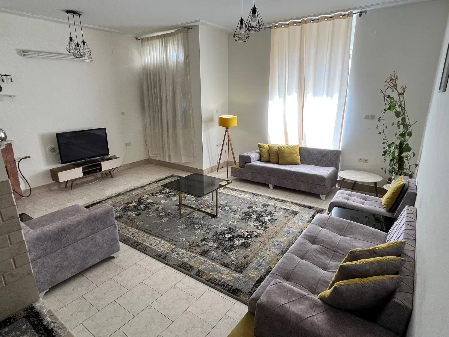 منزل مبله شهرک گلستان|اجارهٔ کوتاه‌مدت آپارتمان و سوئیت|شیراز, شهرک گلستان|دیوار