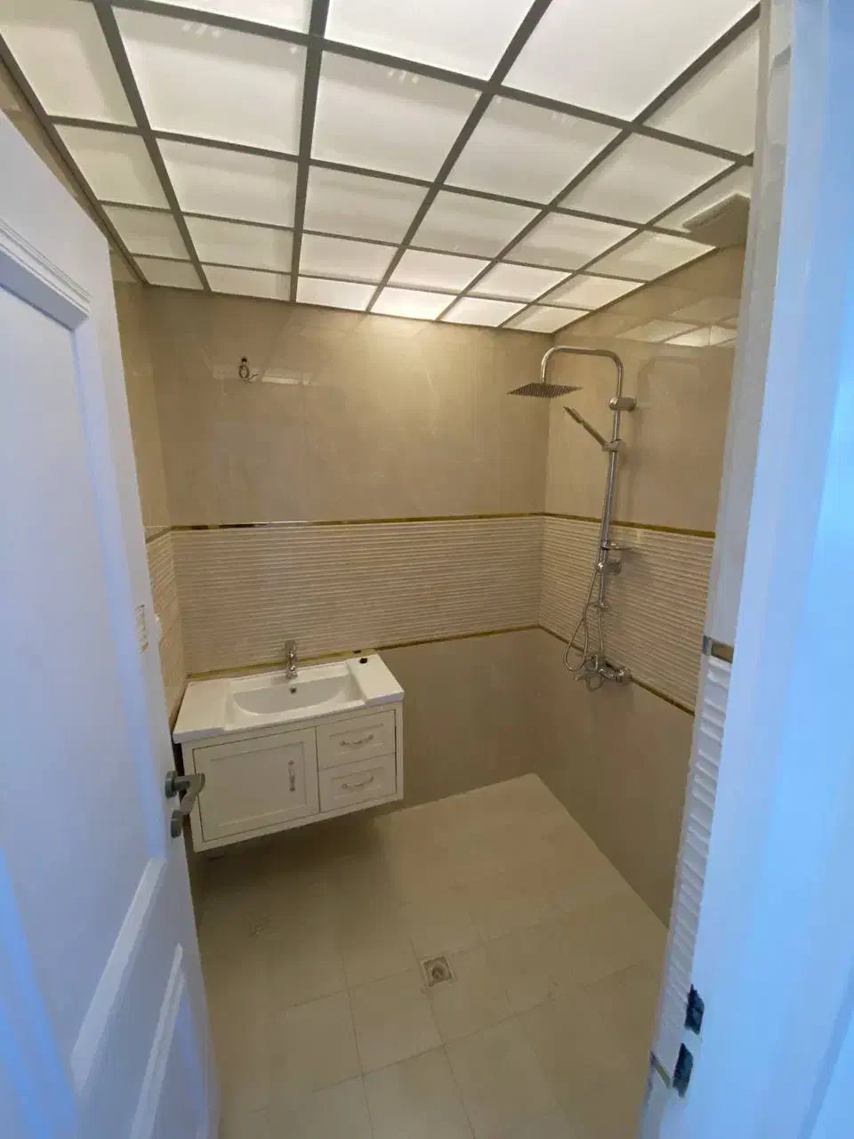 130 متر 2 خوابه بزرگ / طبقات بالا