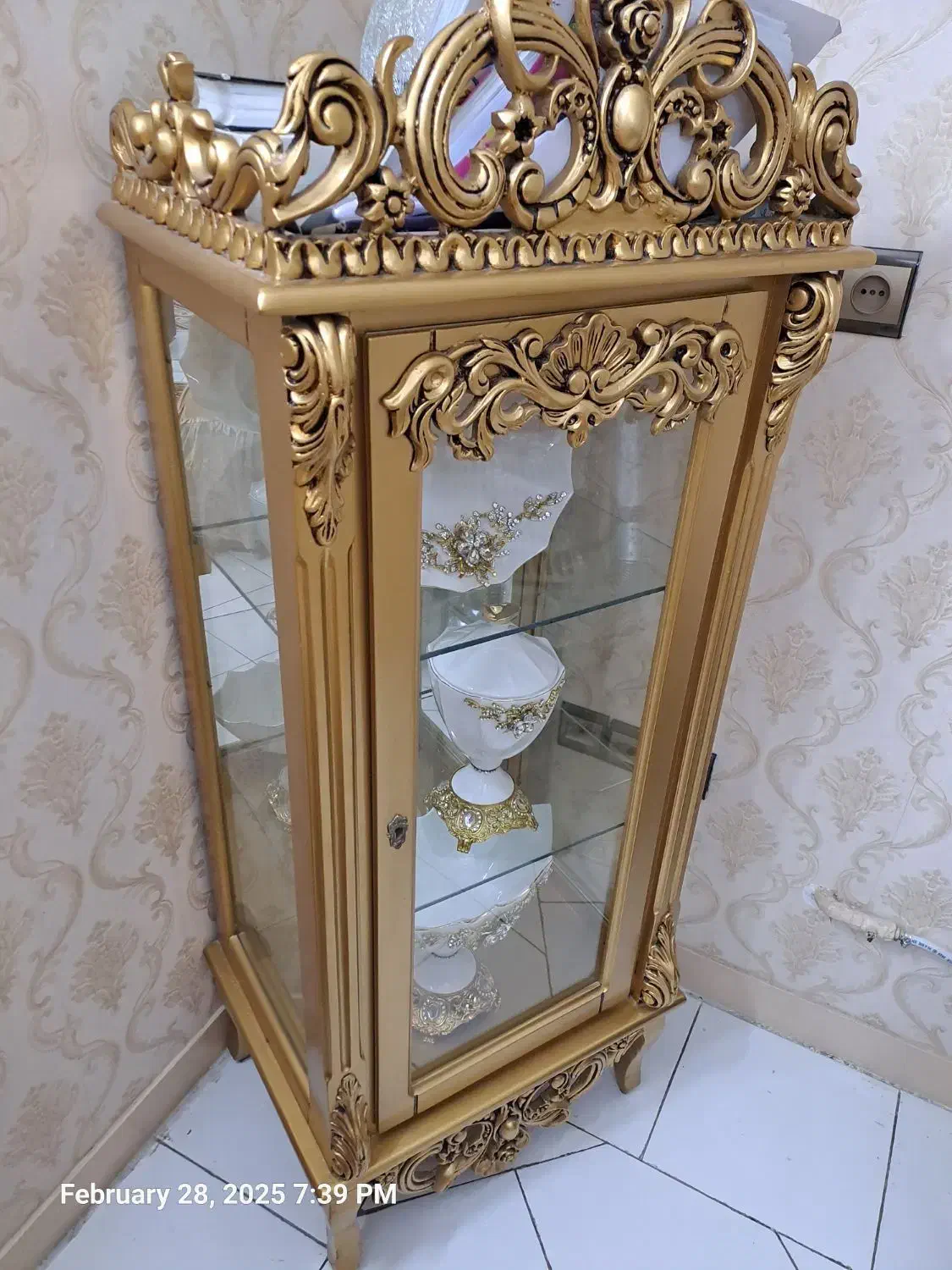 بوفه تزیینی|بوفه، ویترین، کنسول|ری, جوانمرد قصاب|دیوار