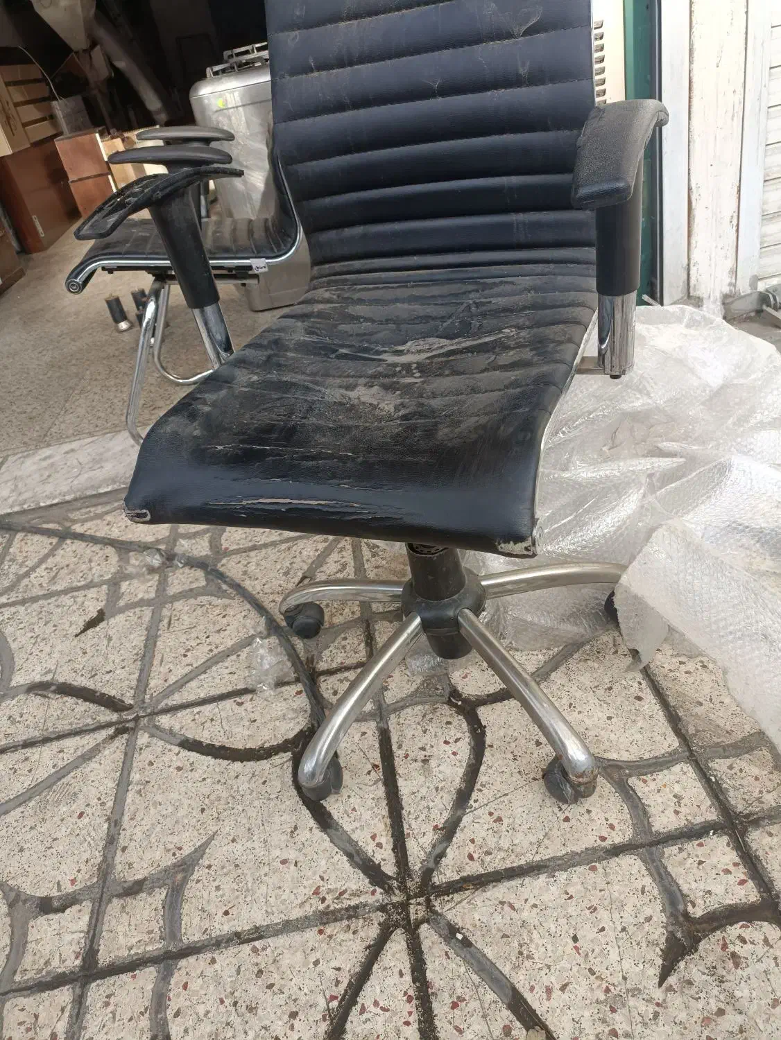 فروش و خریدار ضایعات کاغذ و کارتن و آهن فلزات رنگی|عمدهفروشی|تهران, منیریه|دیوار