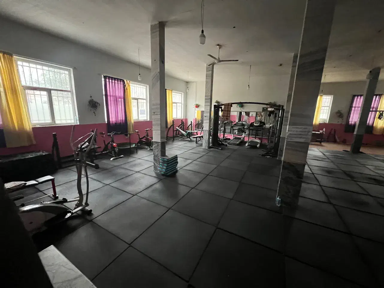 ملک ۳طبقه بنا 1000 مترتجاری مسکونی فروش یا معاوضه|فروش خانه و ویلا|قائمشهر, |دیوار