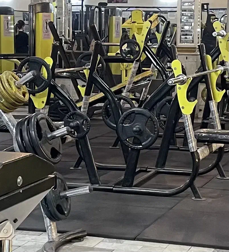 منشی اقا جهت کار در باشگاه|استخدام اداری و مدیریت|نیشابور, میدان حافظ|دیوار