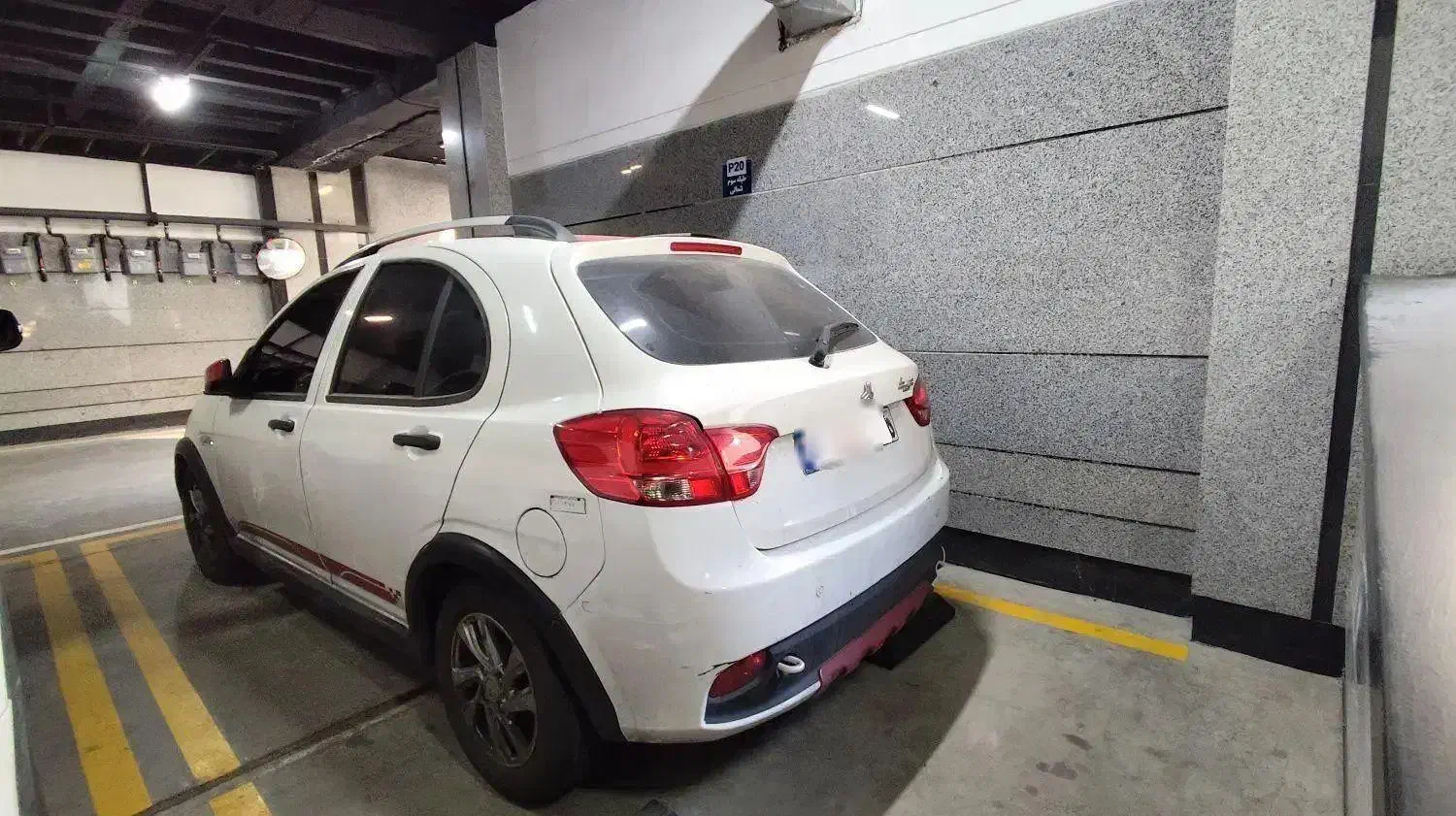 کوییک ۱۴۰۳ سفید قرمز|خودرو سواری و وانت|تهران, ونک|دیوار