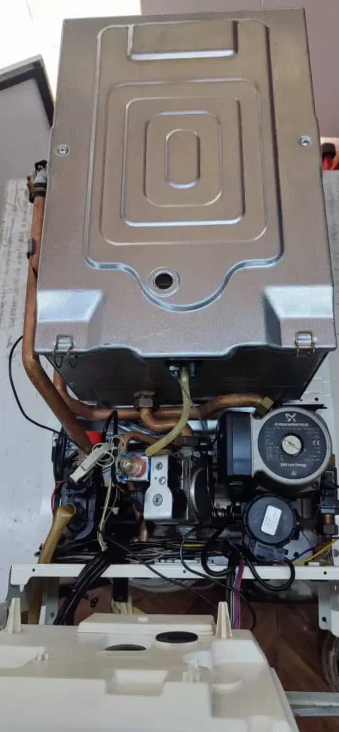 تعمیر و سرویس پکیج و آبگرمکن|آبگرمکن، پکیج، شوفاژ|اندیشه, اندیشه فاز ۱|دیوار