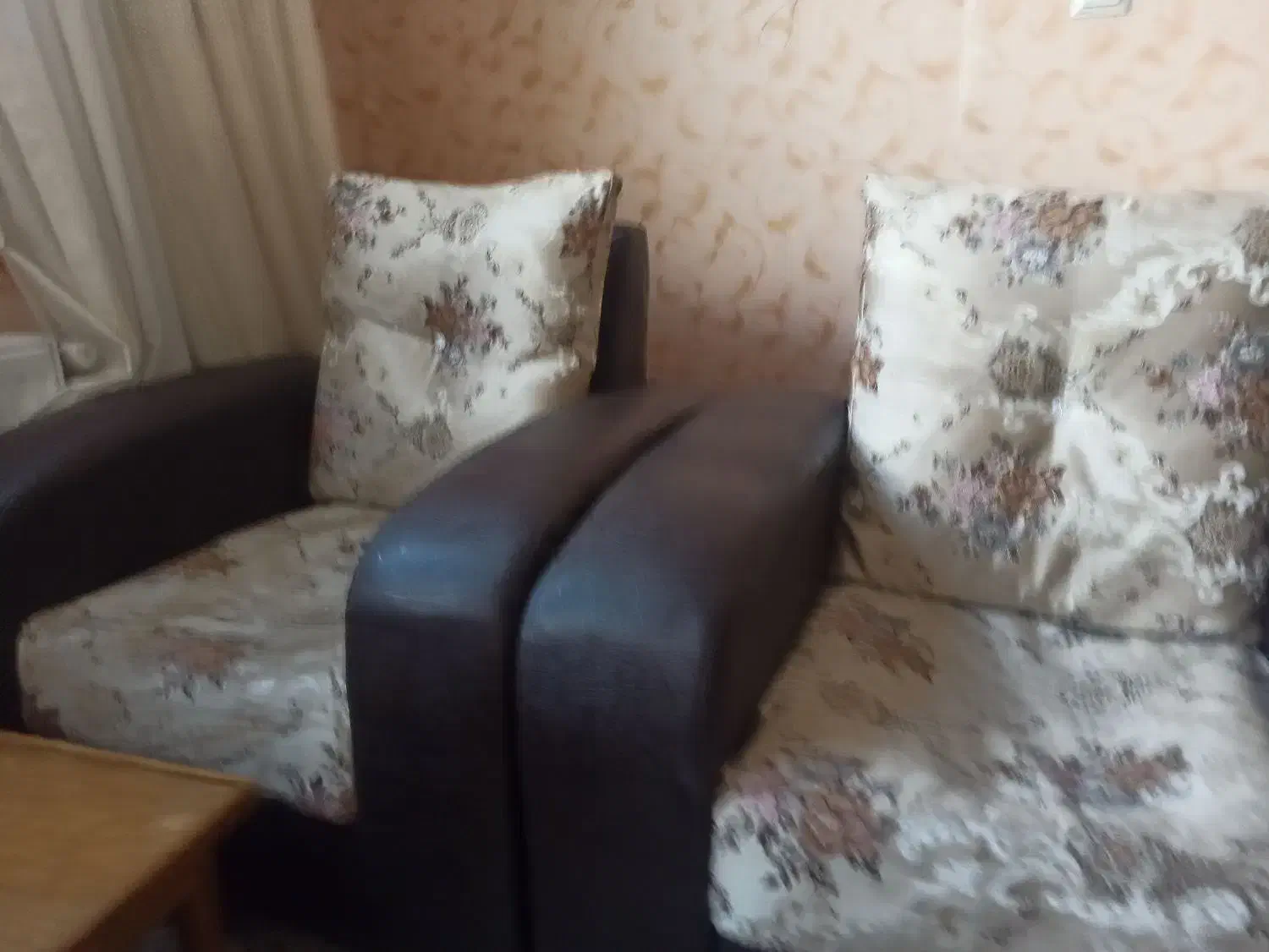 فروش مبل راحتی دسته دوم ۷ نفره|مبلمان خانگی و میز عسلی|شیراز, درکی|دیوار