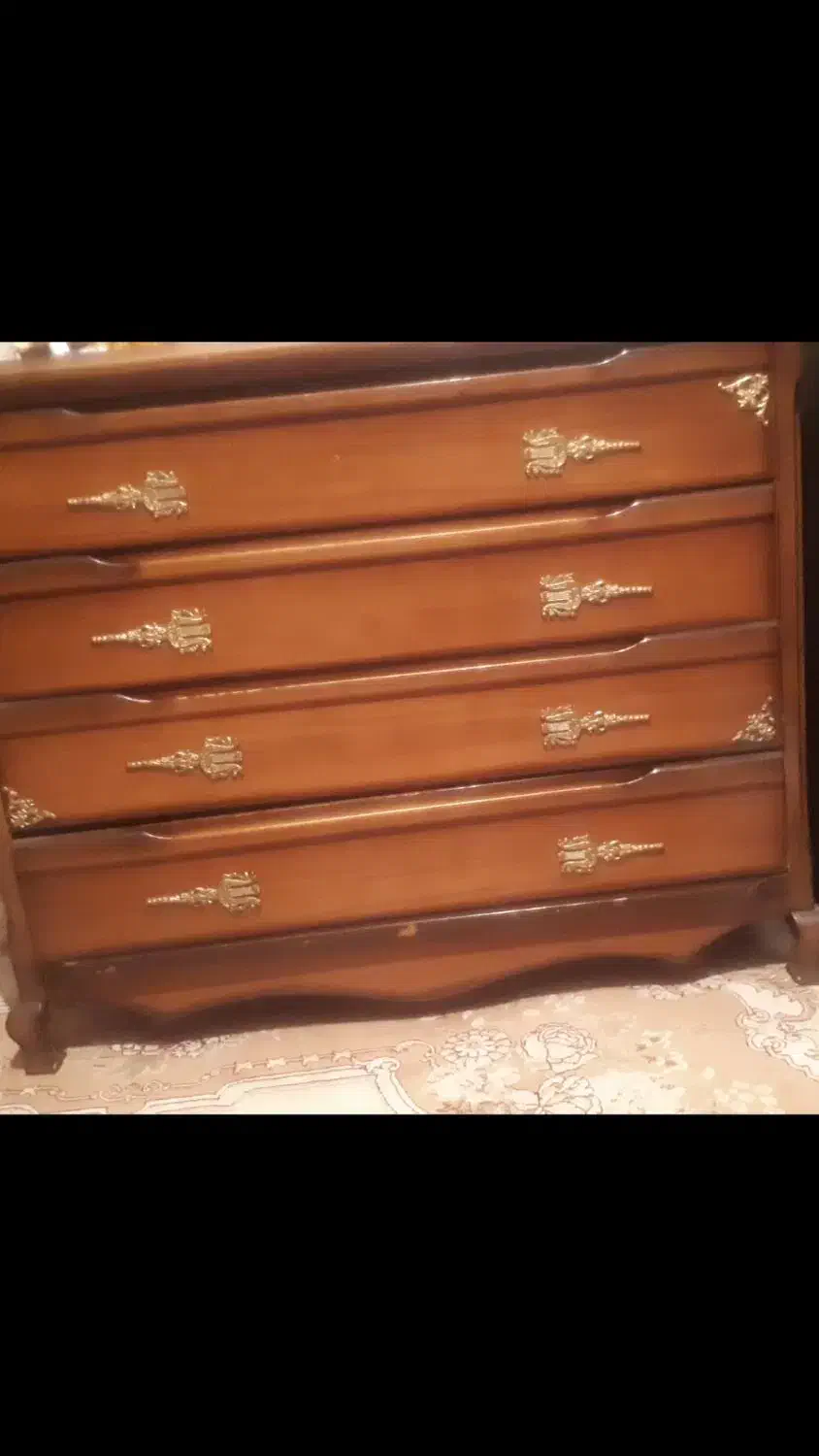 بوفه چوب گردو سالم|بوفه، ویترین، کنسول|کرج, حصارک بالا|دیوار