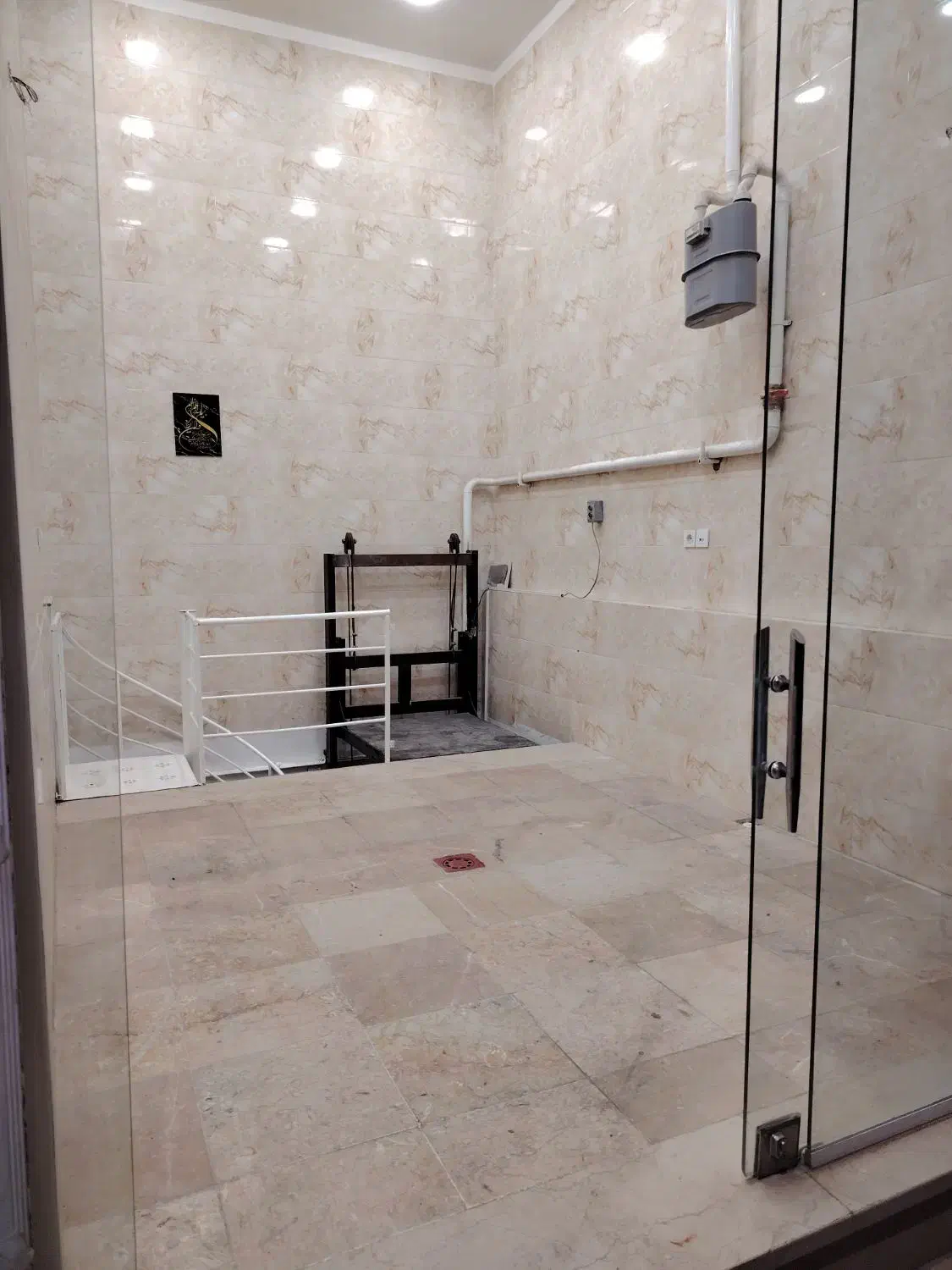 اجاره واحد تجاری واقع در خیابان شهید بهشتی، کوچه 2|اجارهٔ مغازه و غرفه|کرمان, |دیوار