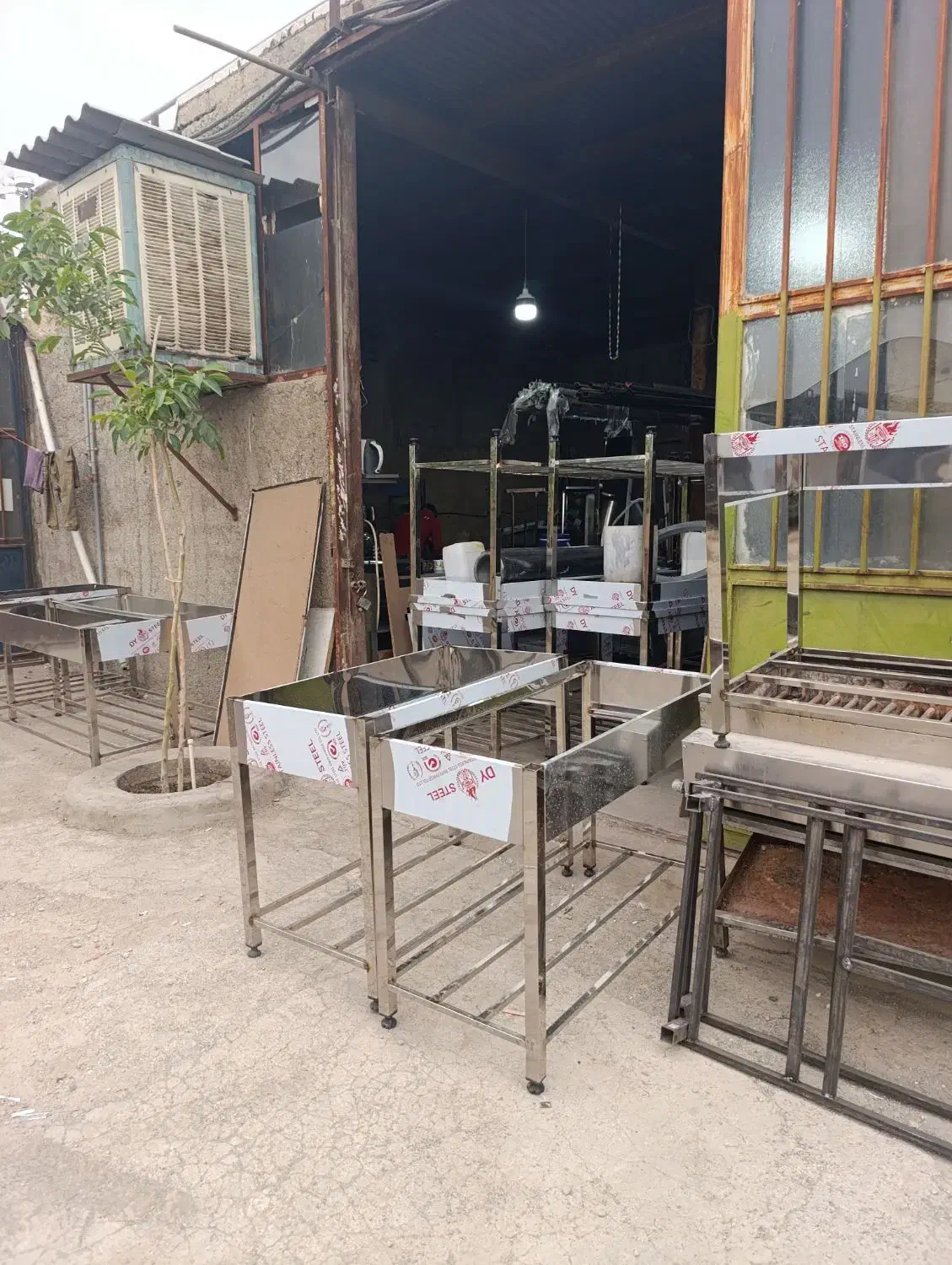 واگذاری کارگاه تولید تجهیزات آشپزخانه صنعتی|ماشین‌آلات صنعتی|اسلام‌شهر, بهرام آباد|دیوار