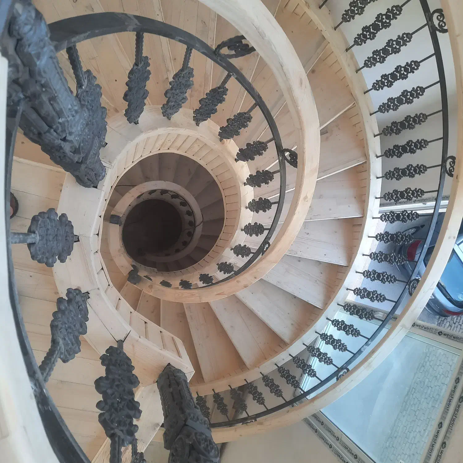 پله چوبی،نرده چوبی،پله گرد چوبی،کلبه چوبی،سوناخشک|خدمات پیشه و مهارت|مشهد, سیسآباد|دیوار