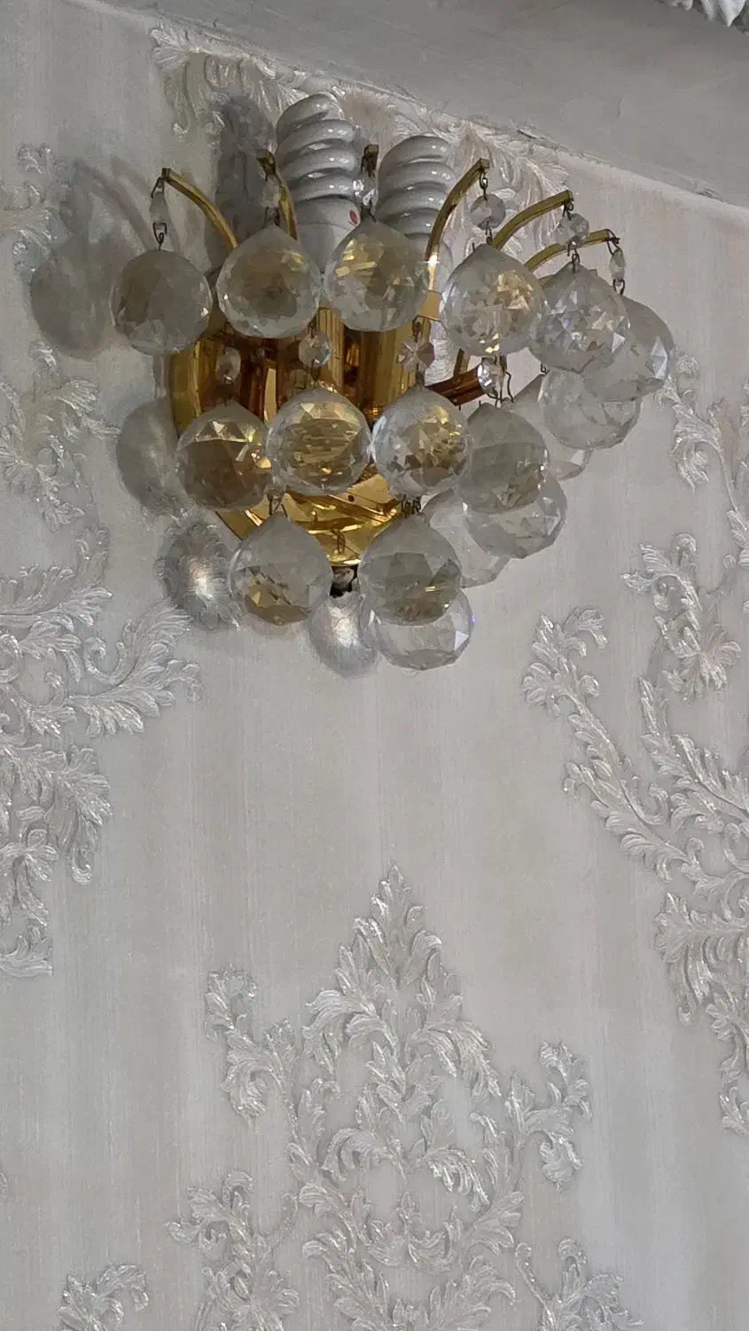 لوستر|لوستر و چراغ آویز|ری, سیزده آبان|دیوار