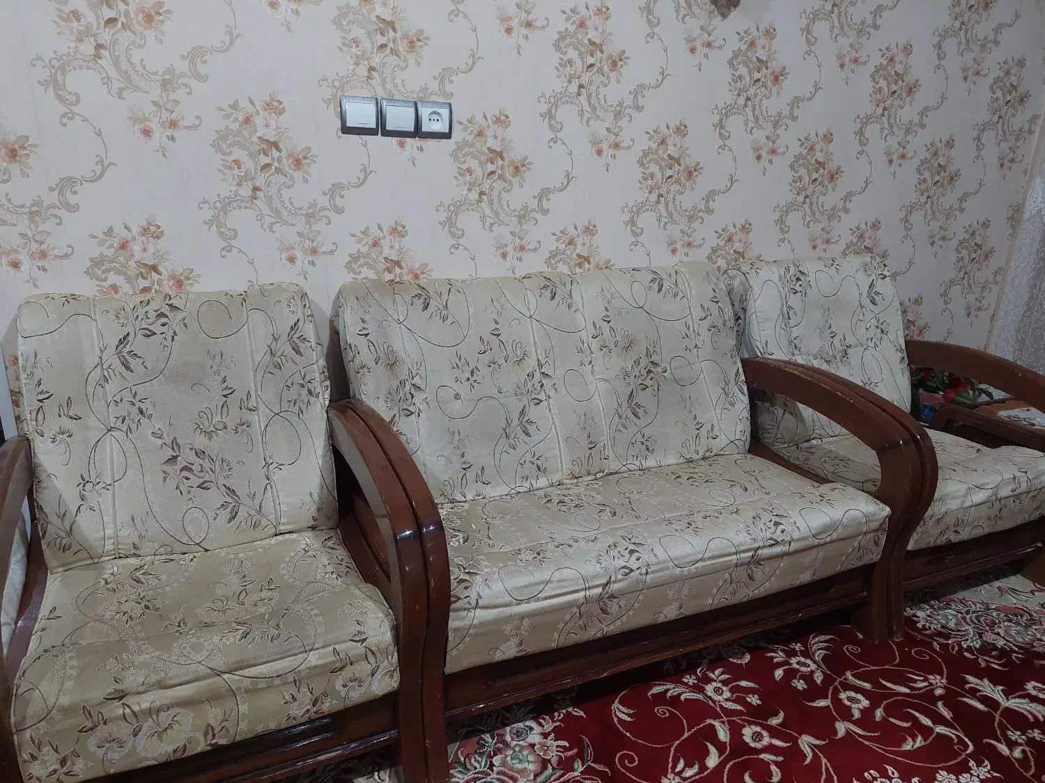 *مبل راحتی*|مبلمان خانگی و میز عسلی|رزن, |دیوار