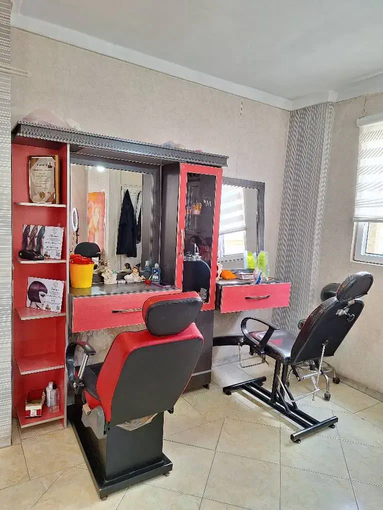 دکوری آرایشگاه|آرایشگاه و سالنهای زیبایی|همدان, |دیوار