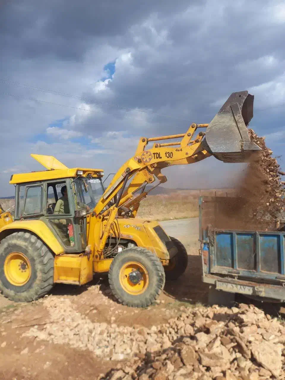 بیل بکهو tdl130|خودرو سنگین|زاینده رود, |دیوار