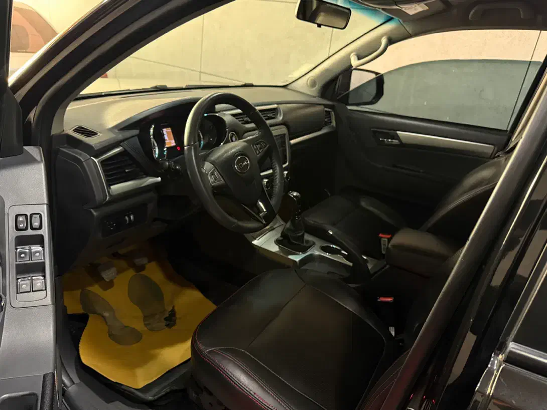 کی ام سی Kmc T8 1402|خودرو سواری و وانت|شیراز, حافظیه|دیوار