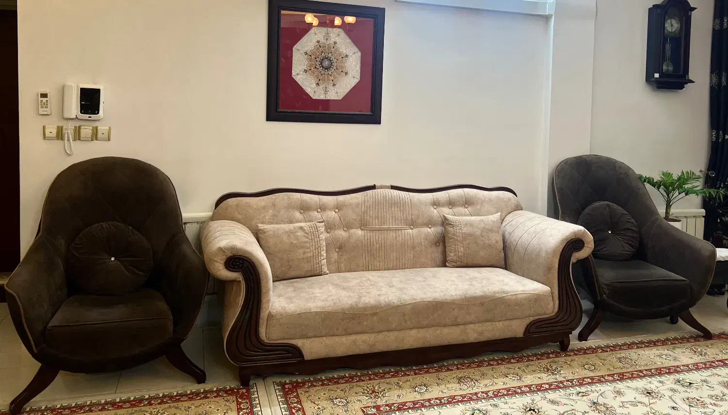 مبل راحتی|مبلمان خانگی و میز عسلی|مشهد, چهارچشمه|دیوار