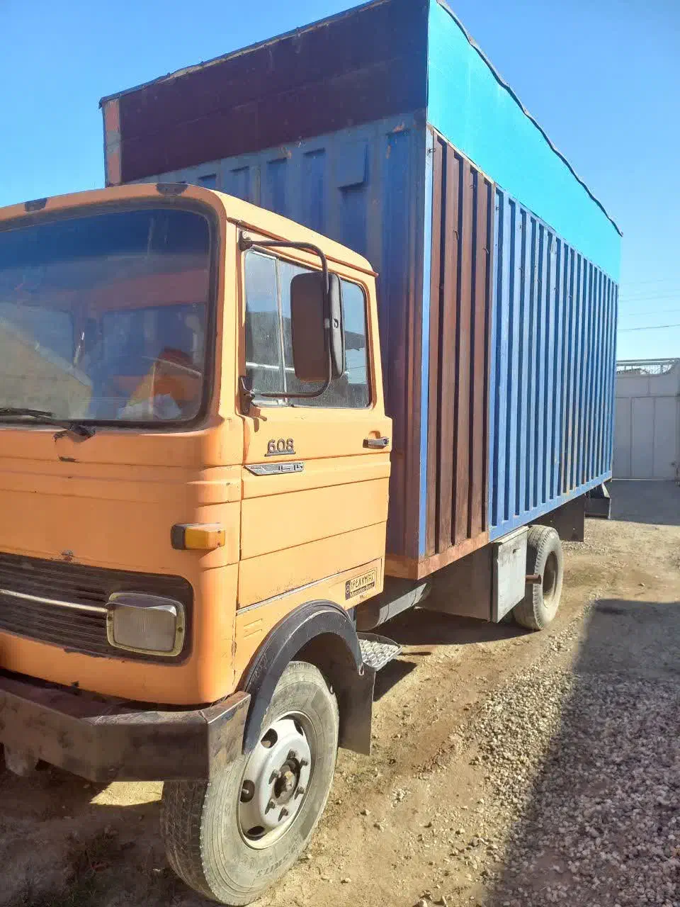 خاور ۶۰۸ مدل ۷۶ شاسی مشکی|خودرو سنگین|کبودرآهنگ, |دیوار