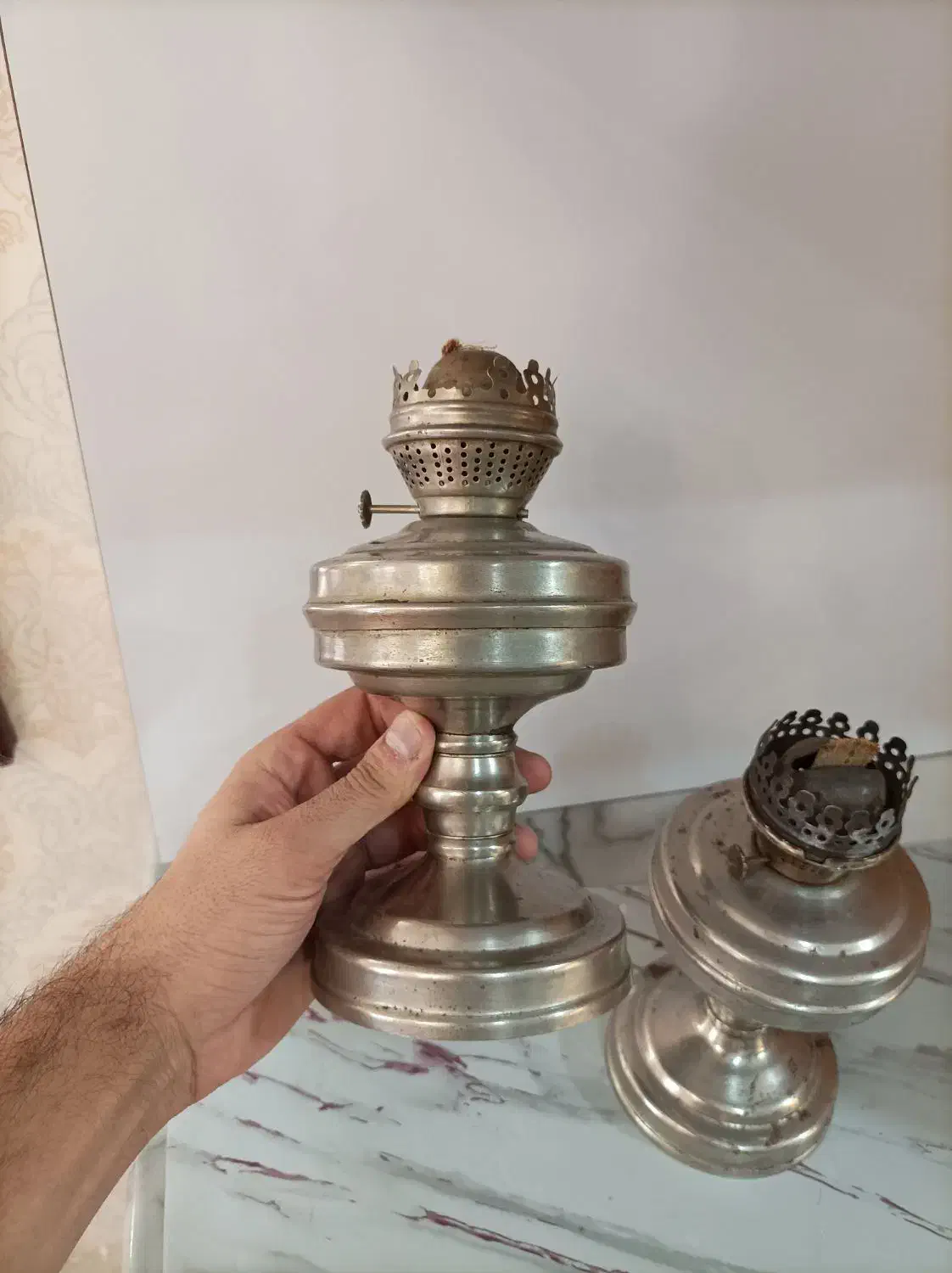 چراغ گردسوز یک وجبی قدیمی|کلکسیون اشیاء عتیقه|زنجان, |دیوار