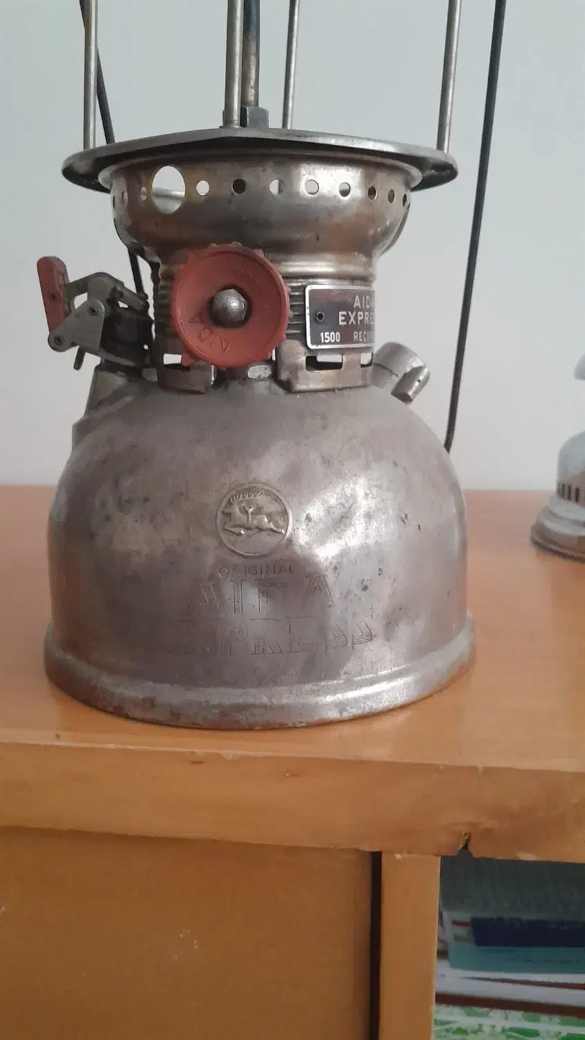 چراغ زنبوری مارک مارال|کلکسیون اشیاء عتیقه|زنجان, |دیوار