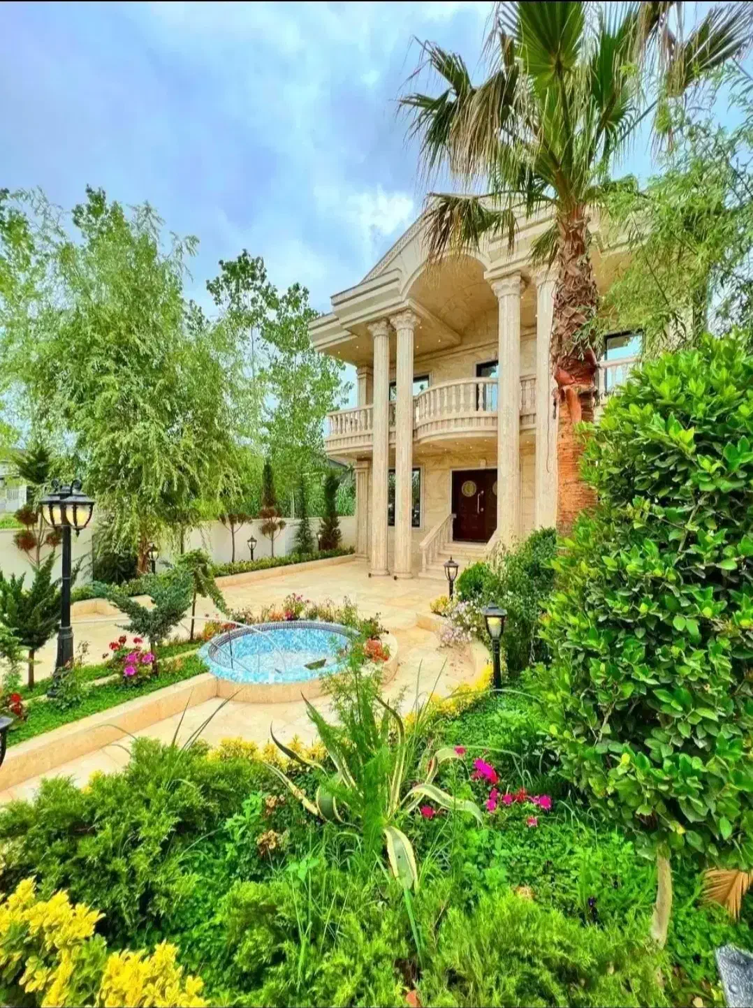 ویلا کاخ استخر شهرکی / سند پایانکار جواز آمل ب نور|فروش خانه و ویلا|بهارستان, |دیوار