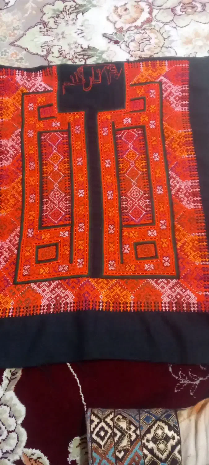 زی استین|لباس|خان ببین, |دیوار