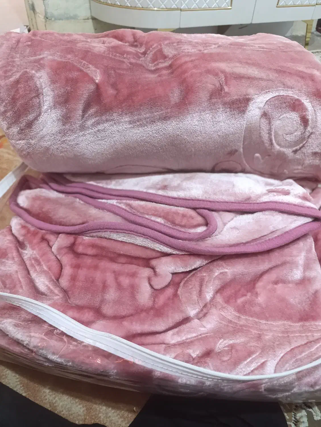 پتو|رختخواب، بالش، پتو|دوگنبدان, |دیوار