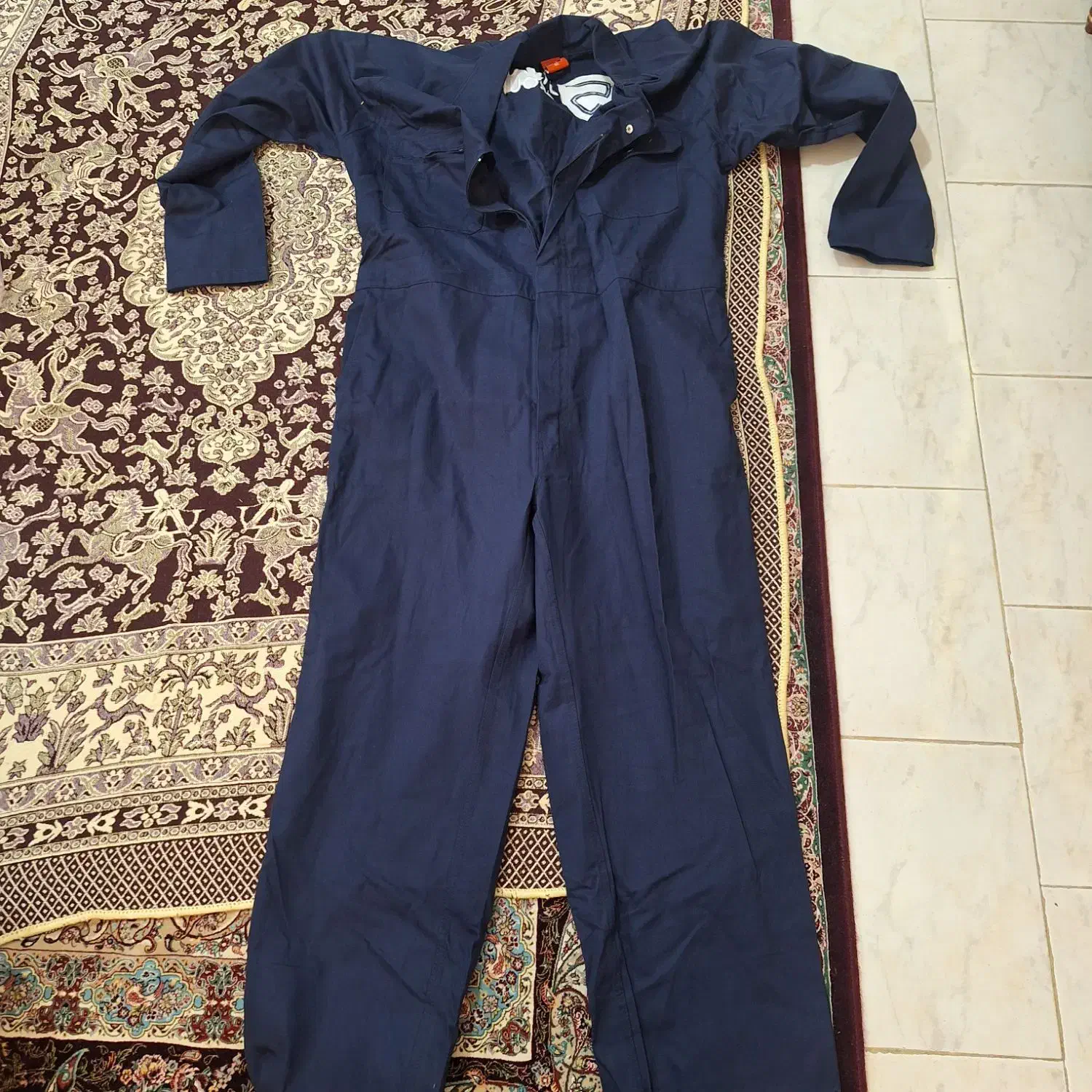 لباس کار خارجی|لباس|بندر انزلی, پیل علی باغ|دیوار