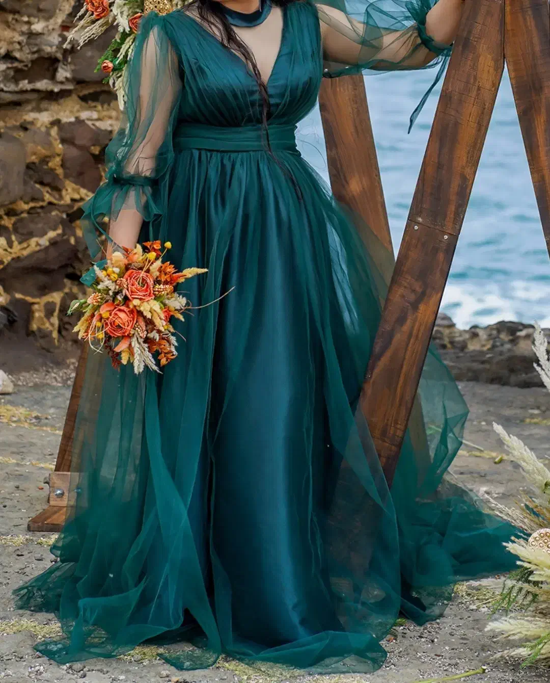 لباس فرمالیته سبز خاص مناسب عکاسی و مراسم|لباس|یزد, |دیوار