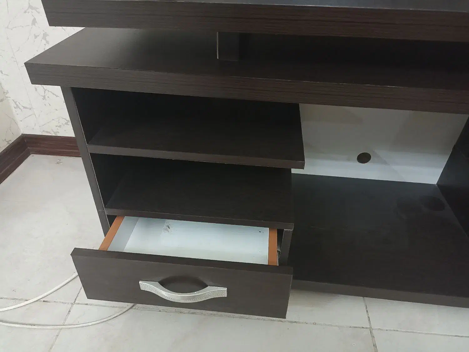 میز وسط۸۰در۸۰میز تلویزیون هردو تمیز|میز تلویزیون|کرج, باغستان|دیوار