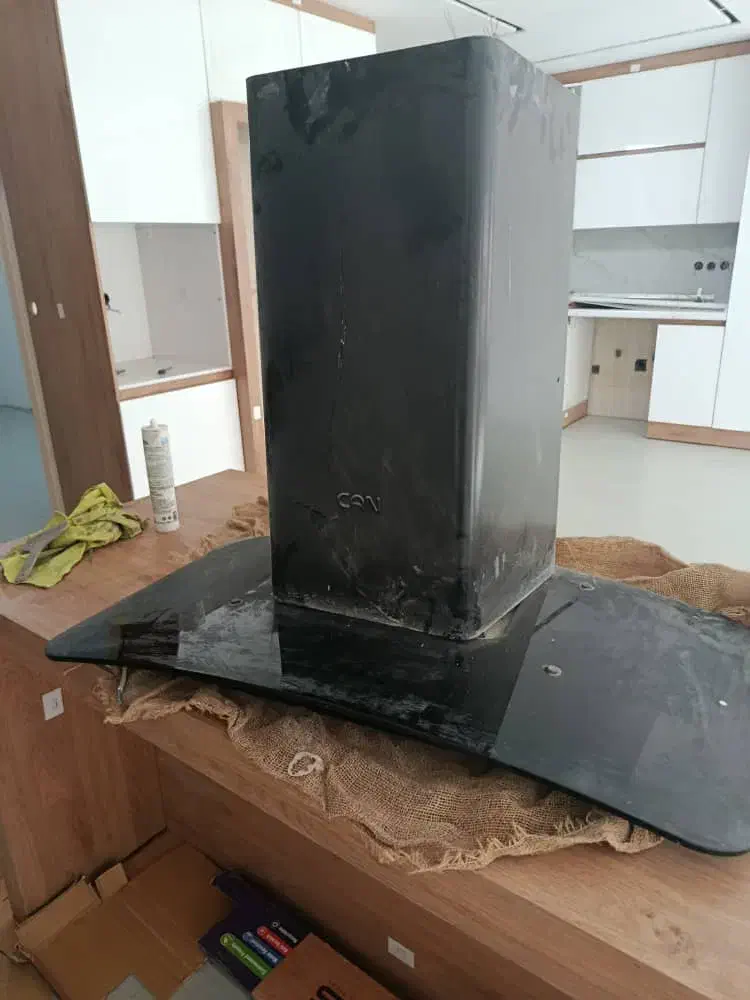 هود کن|هود|اصفهان, برازنده|دیوار