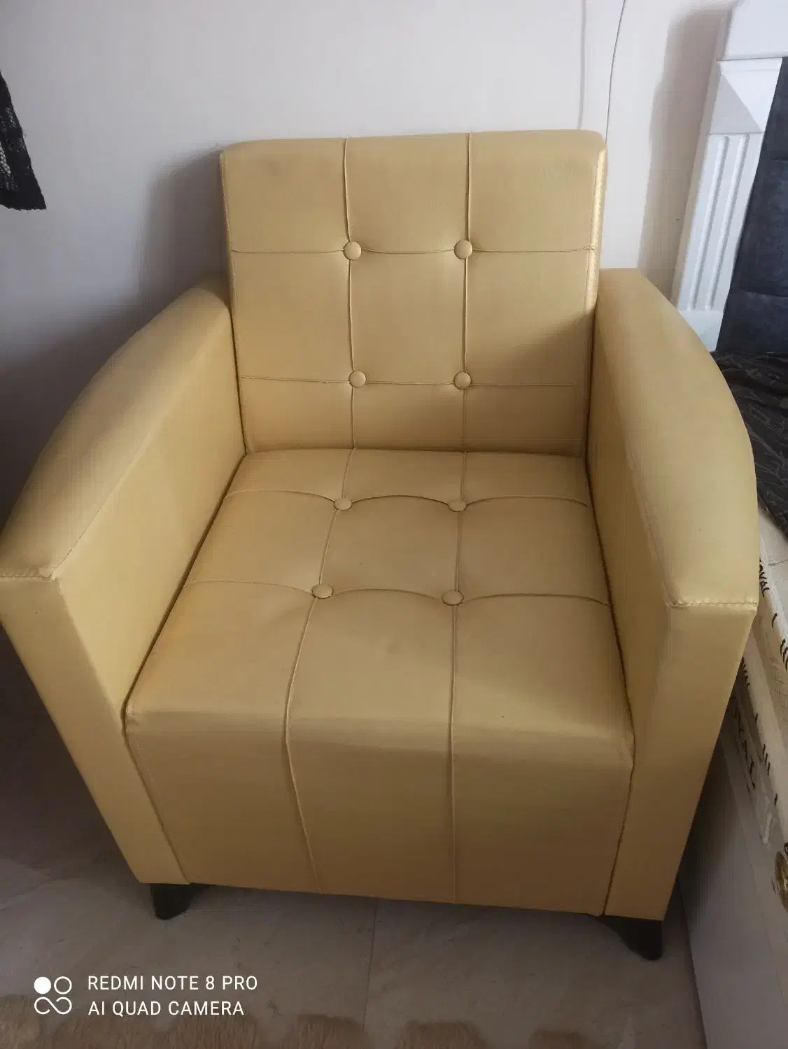 مبل تک نفره با روکش چرم|مبلمان خانگی و میز عسلی|صومعه‌سرا, |دیوار